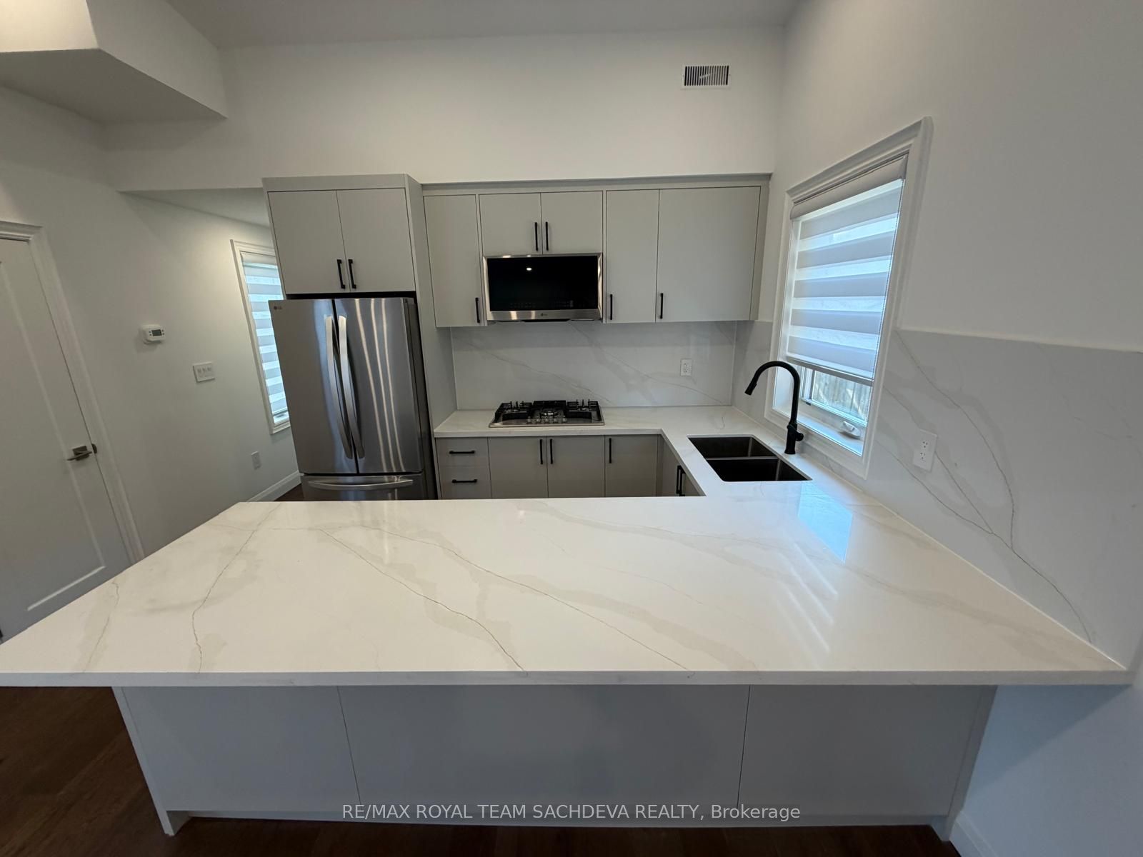 14 Fluellen Drive Garden Suite, Toronto, ON M1W 2B3 photo 5