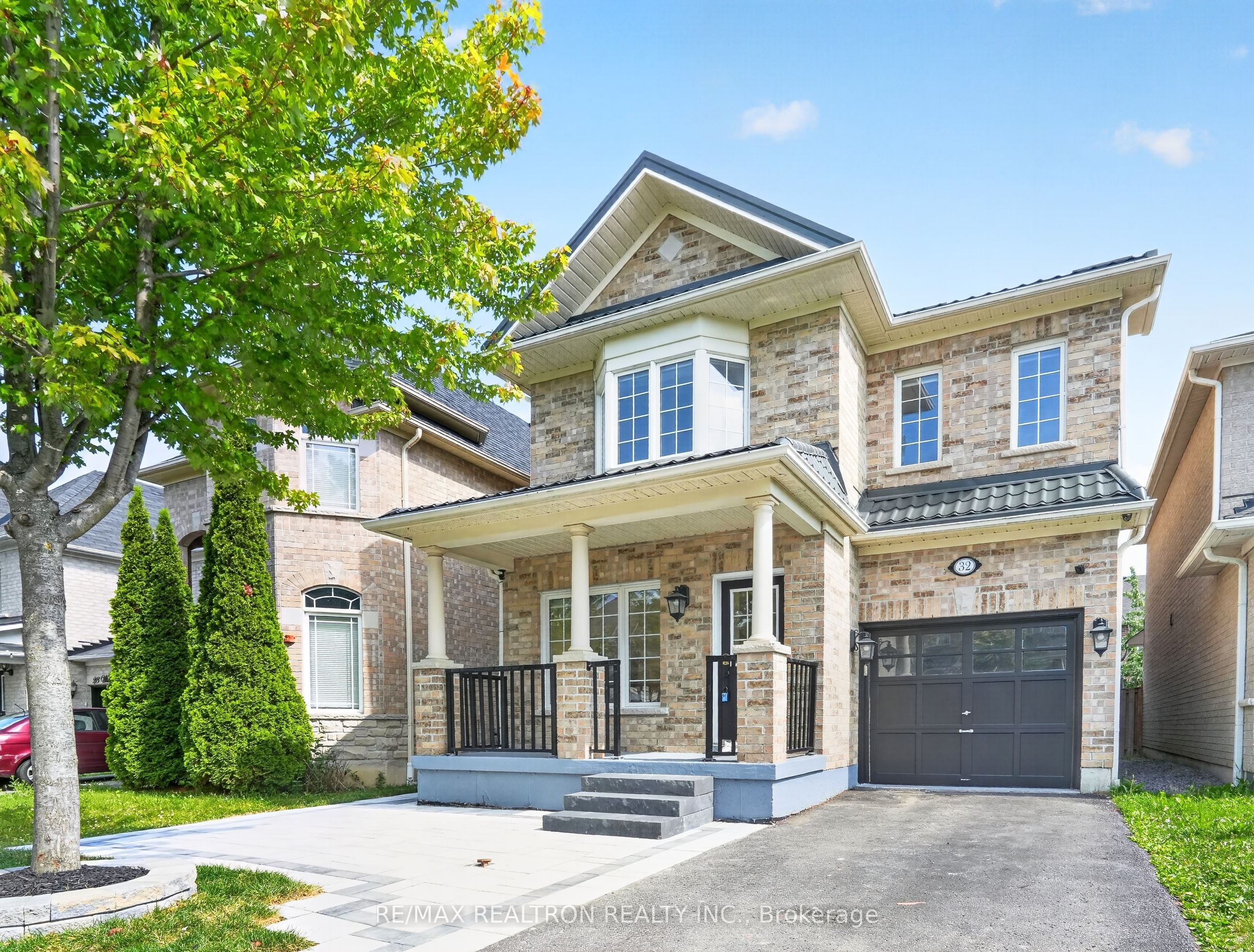 32 Whitlock Crescent, Ajax, ON L1Z 2B2 photo 2