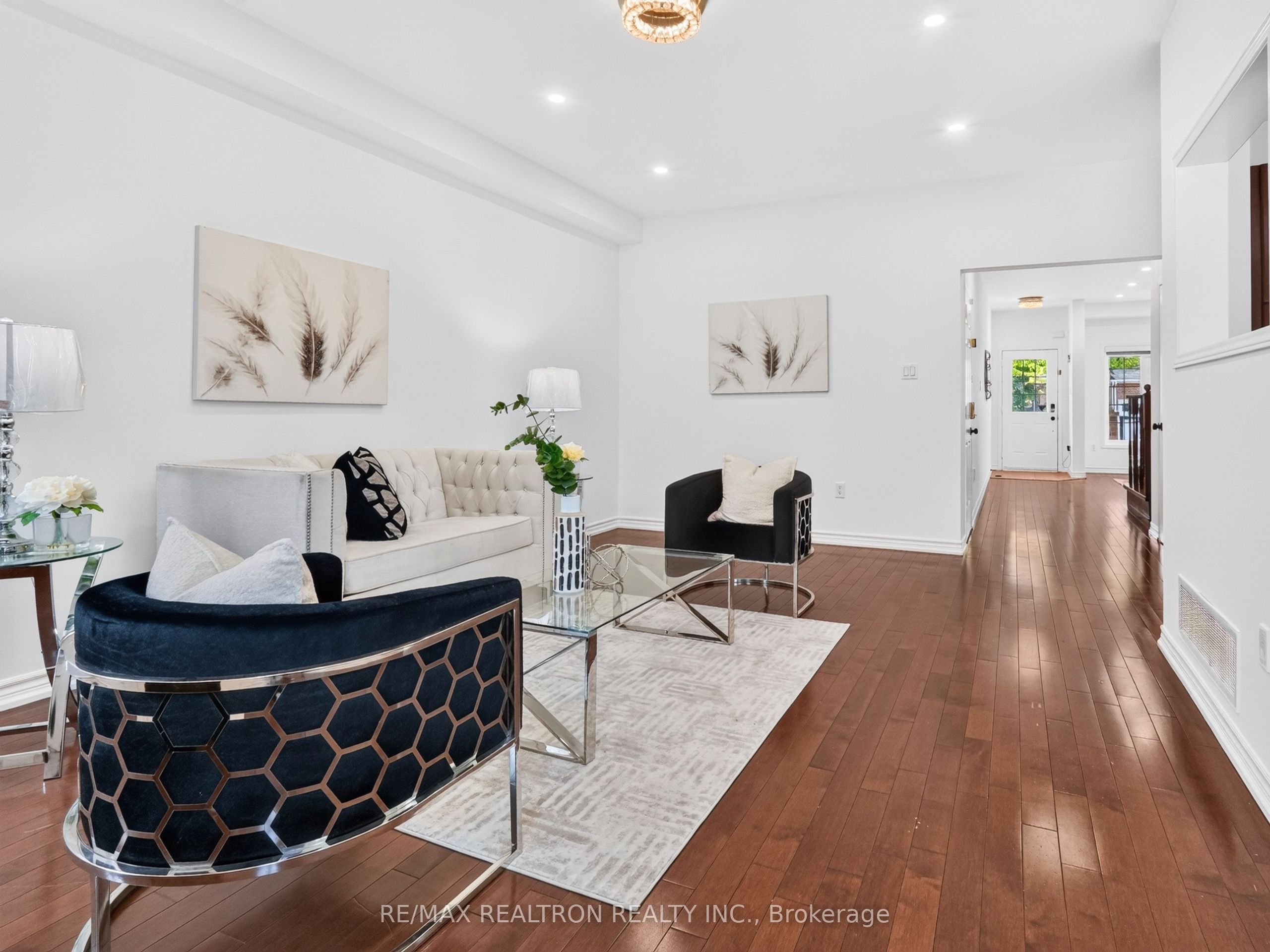 32 Whitlock Crescent, Ajax, ON L1Z 2B2 photo 4