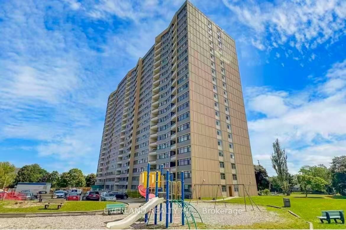 2050 Bridletowne Circle 303, Toronto, ON M1W 2V5 photo 2
