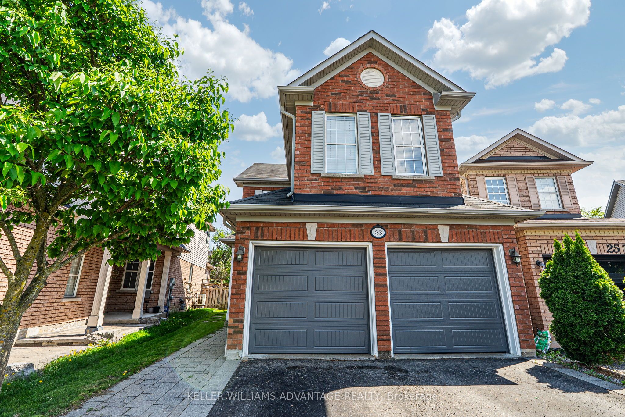 23 Kressman Court N, Whitby, ON L1P 0A1 photo 2