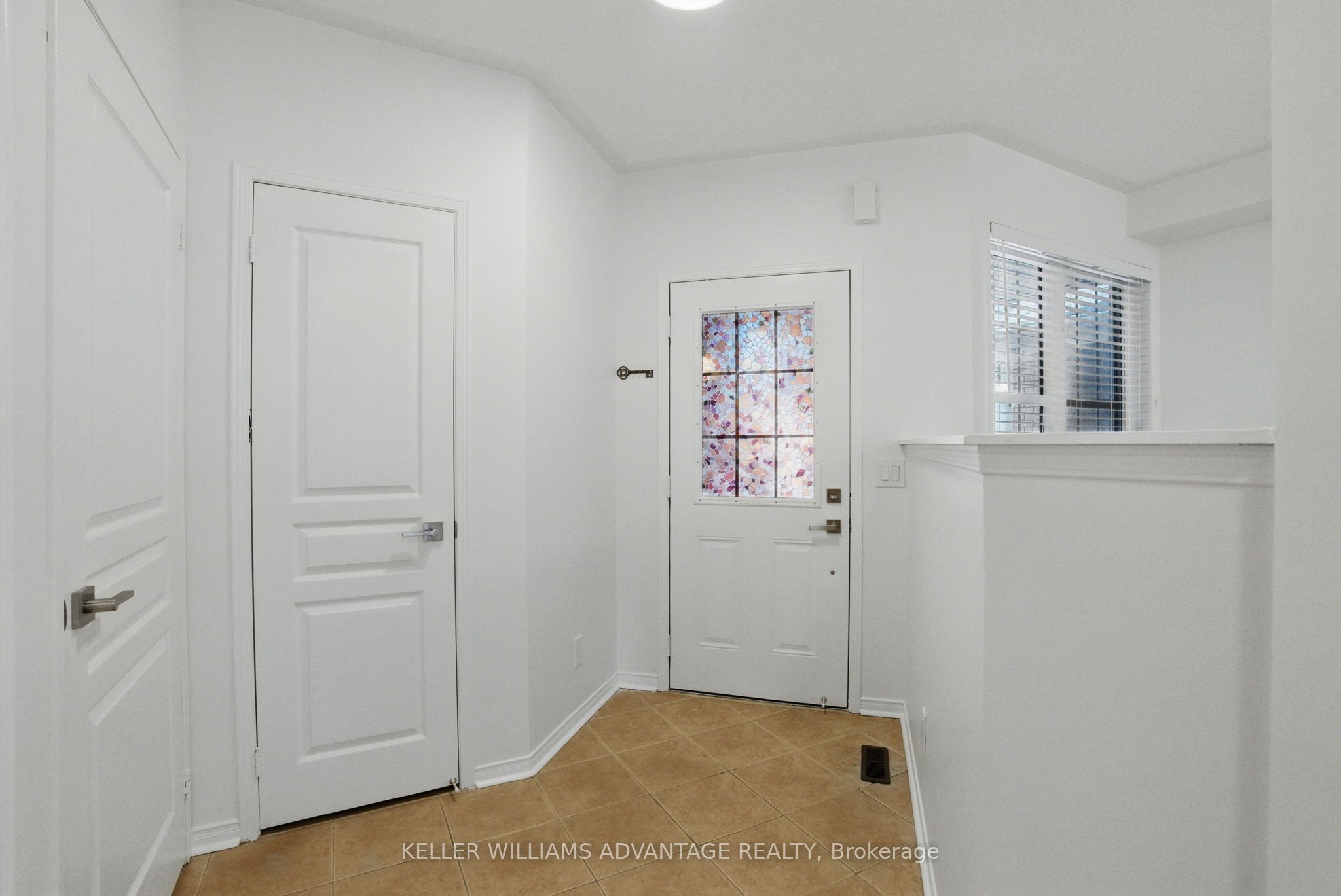 23 Kressman Court N, Whitby, ON L1P 0A1 photo 4
