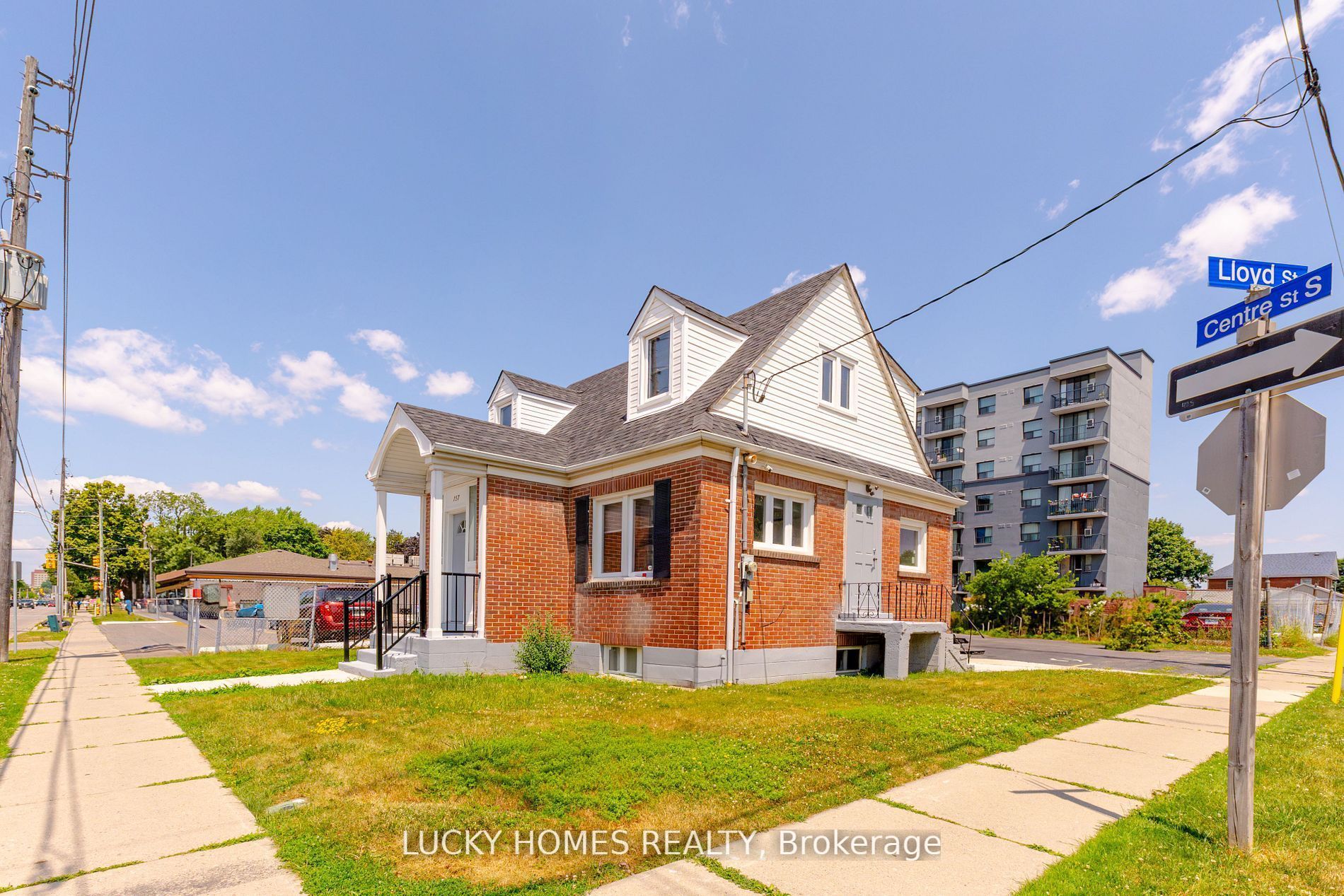 157 Centre Street S, Oshawa, ON L1H 4A5