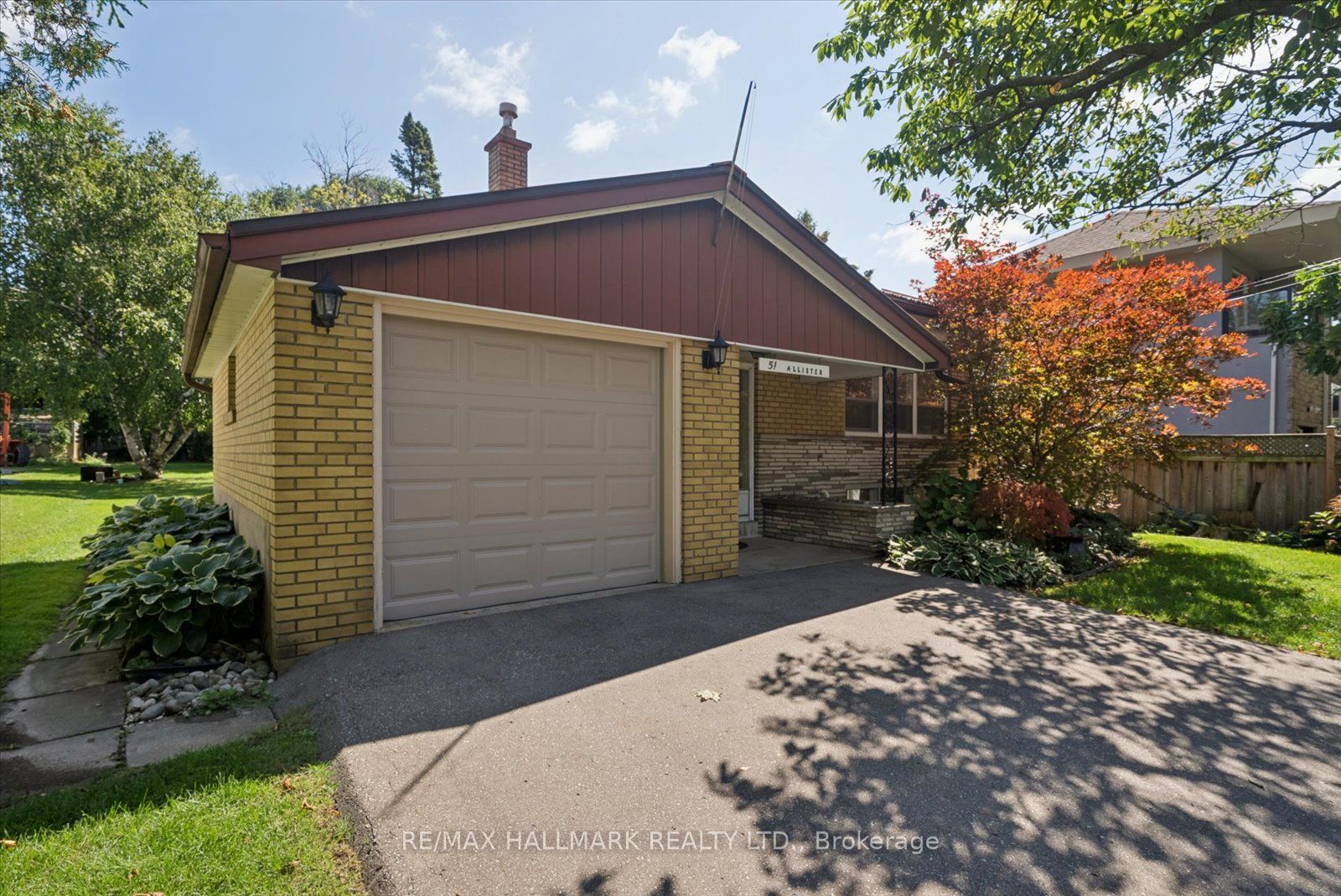 51 Allister Avenue, Toronto, ON M1M 3L2 photo 2