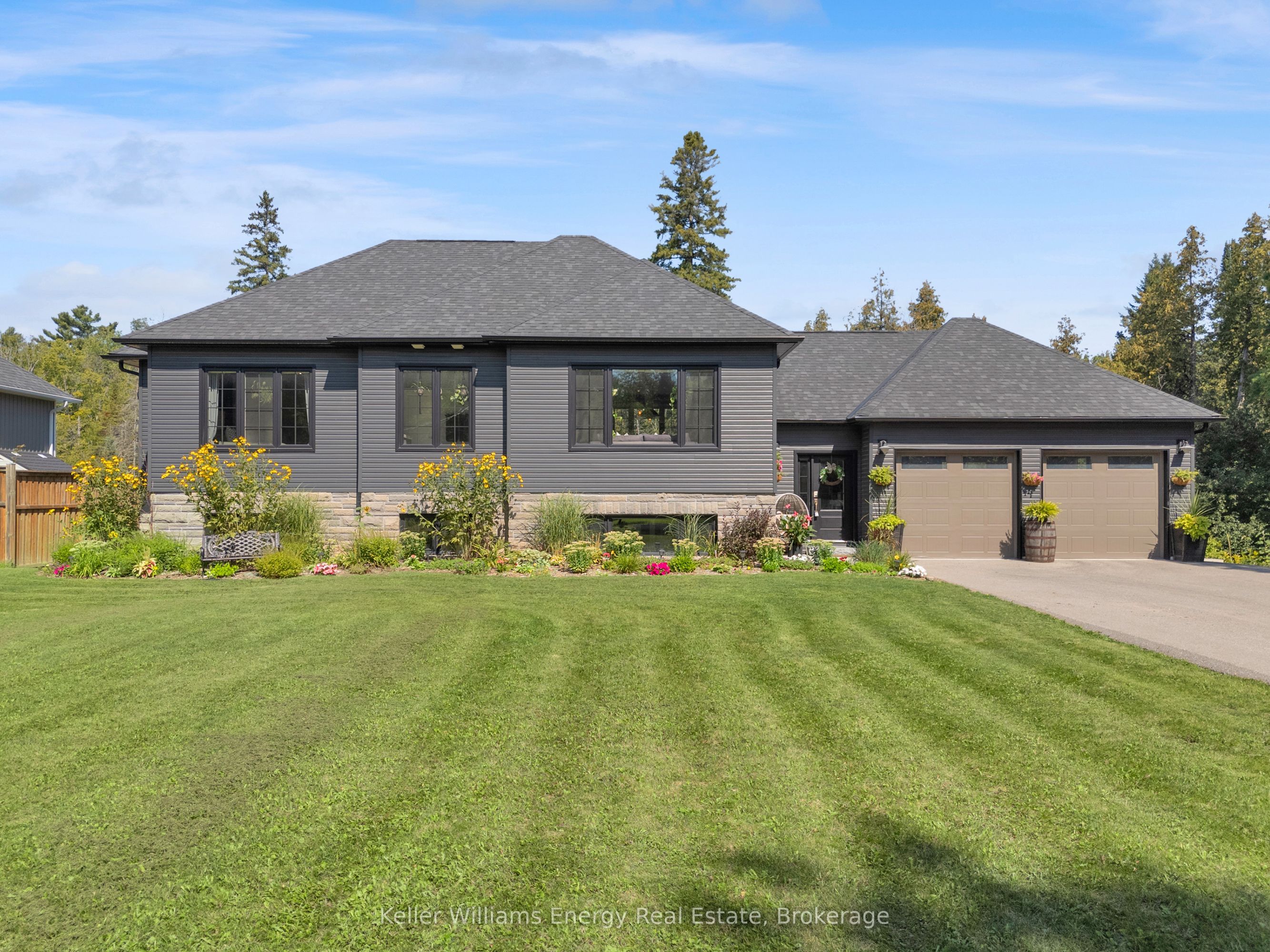 29 Waldweg Drive, Scugog, ON L0B 1B0