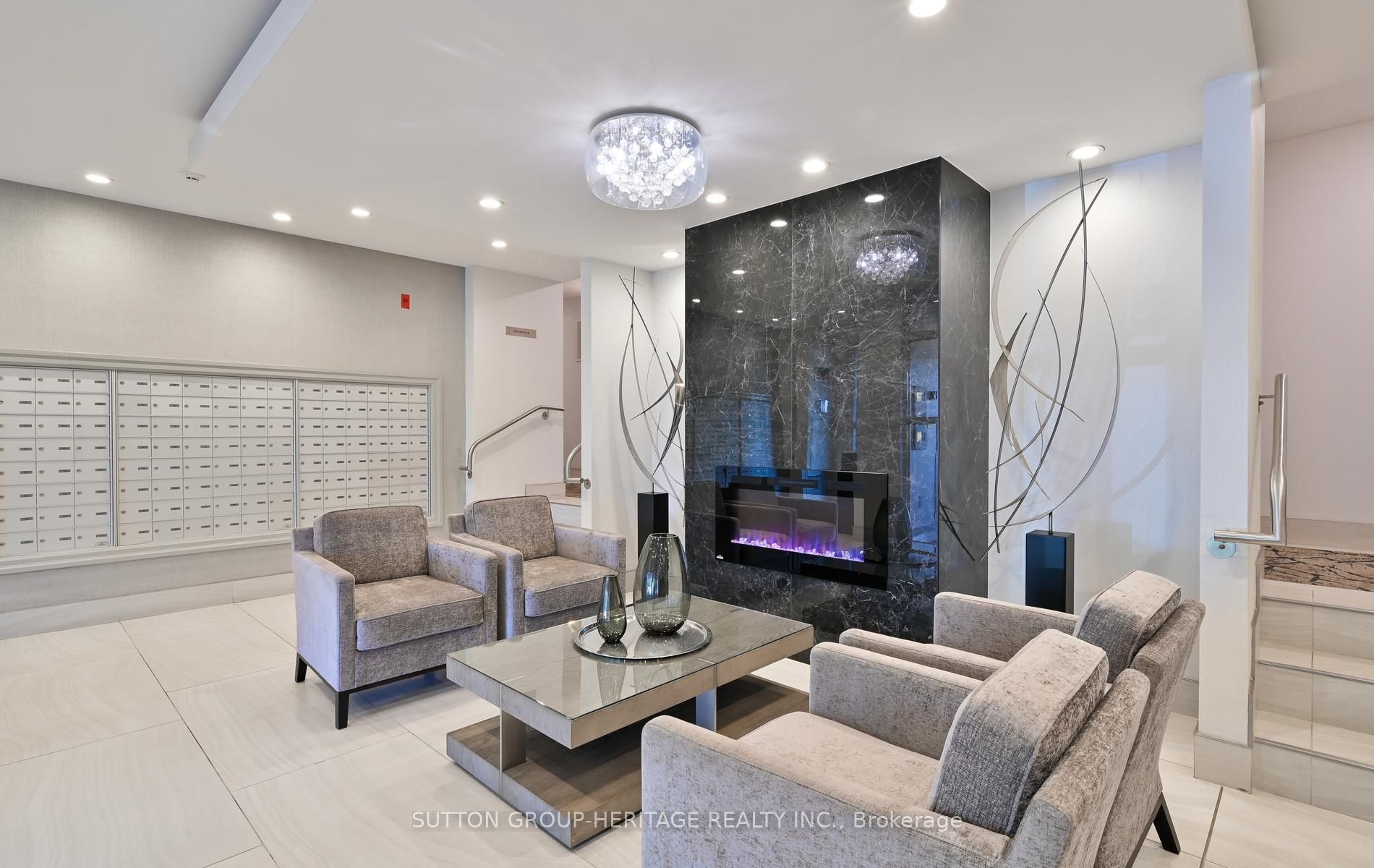 340 Watson Street W 902, Whitby, ON L1N 9G1 photo 4