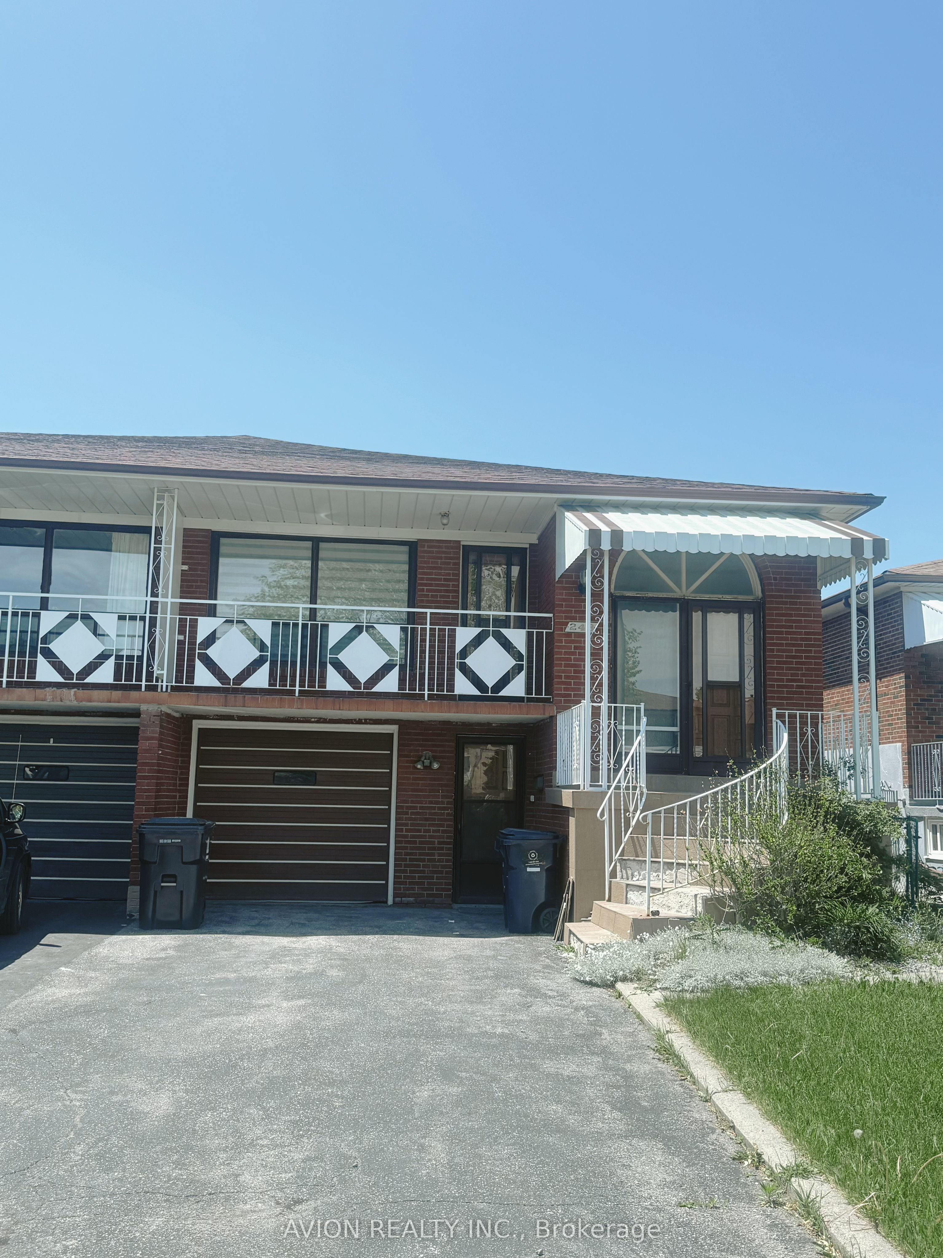 248 Fairglen Avenue Part of first floor, Toronto, ON M1W 1B1 photo 2