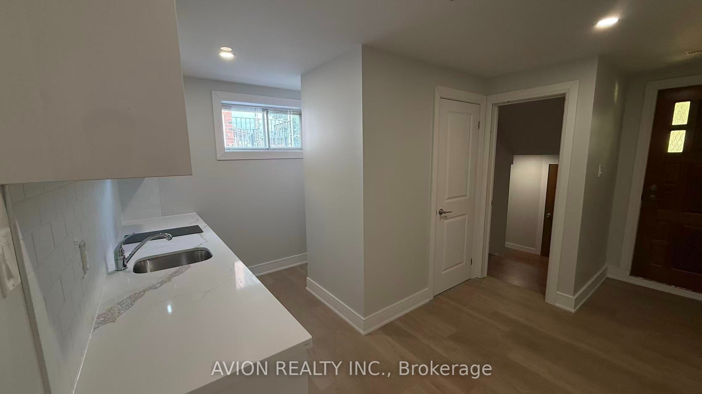 248 Fairglen Avenue Part of first floor, Toronto, ON M1W 1B1 photo 4