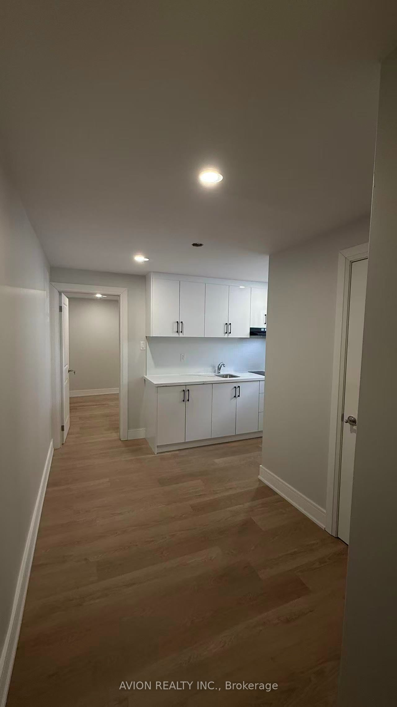 248 Fairglen Avenue Part of first floor, Toronto, ON M1W 1B1 photo 5