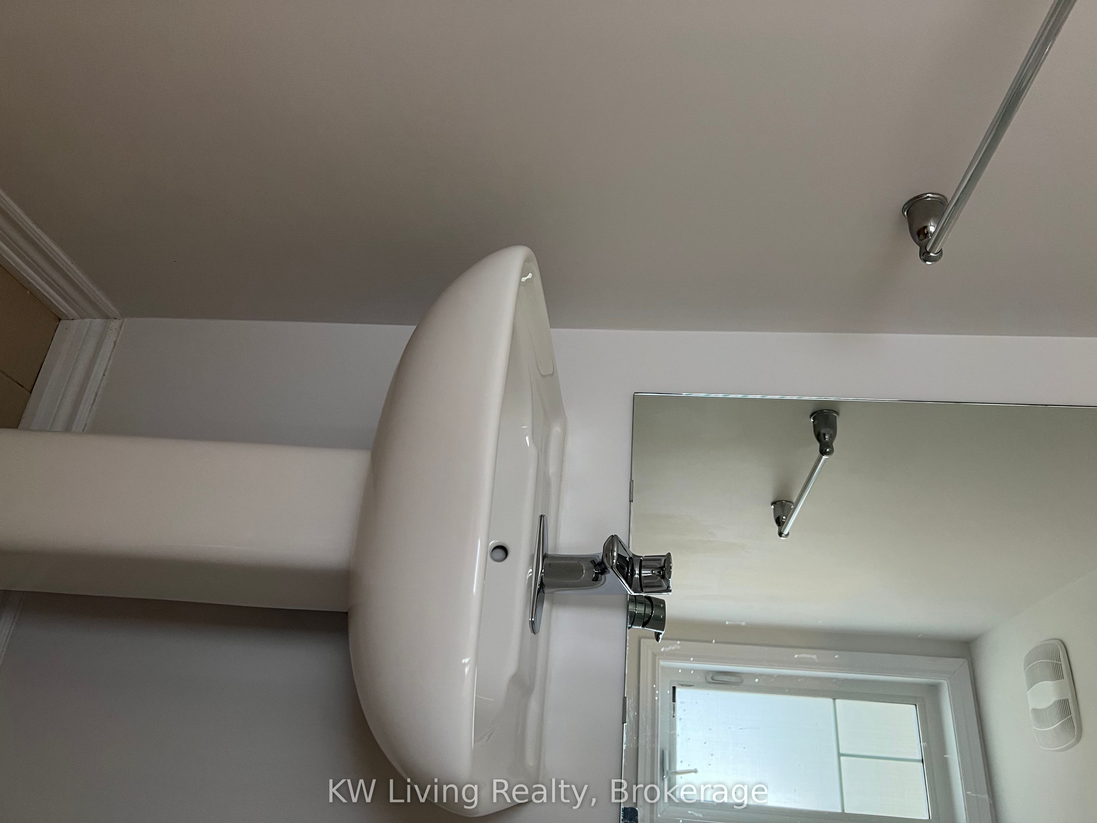 59 Tabaret Crescent, Oshawa, ON L1L 0G5 photo 3