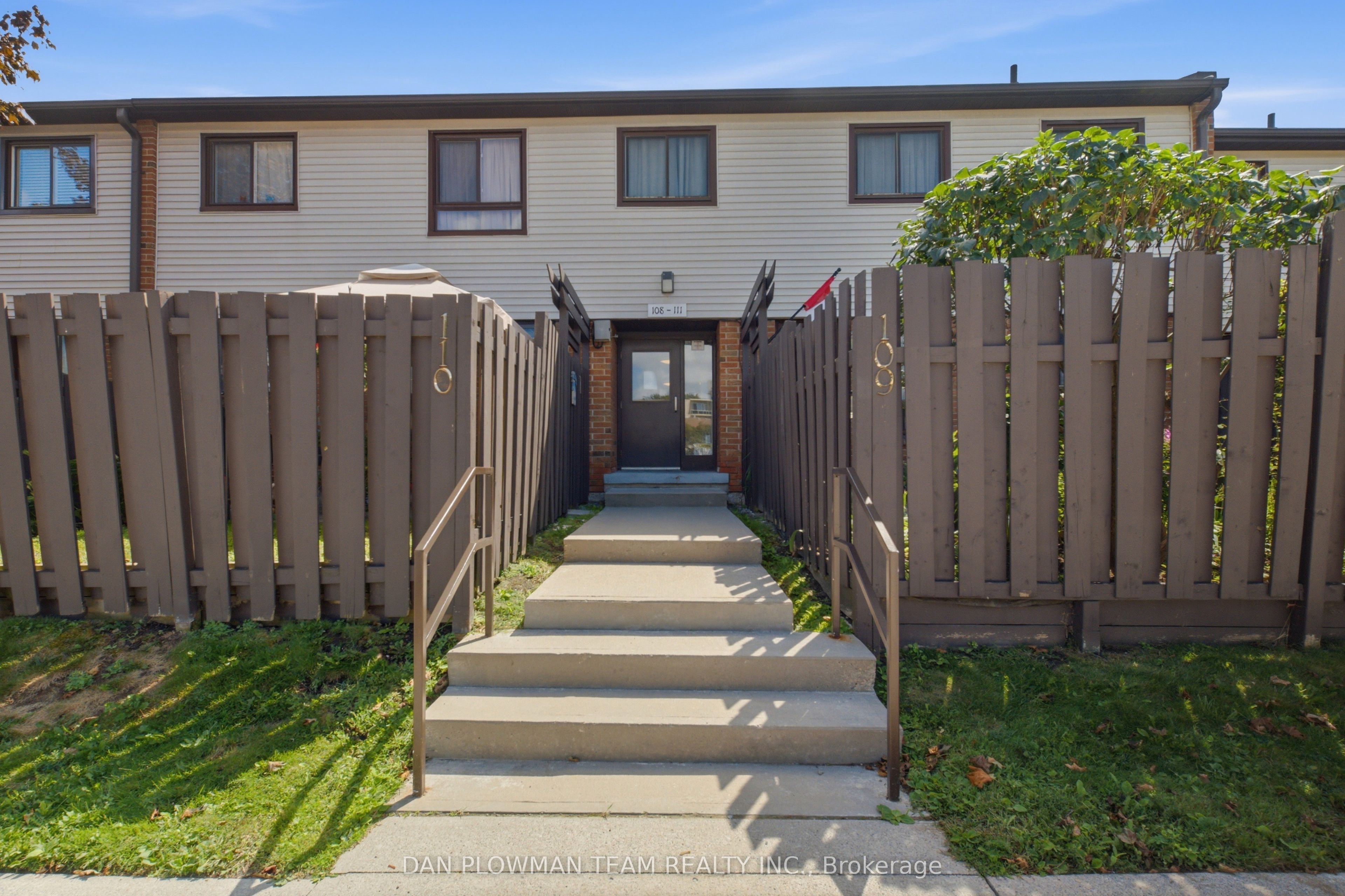 960 Glen Street 108, Oshawa, ON L1J 6E8