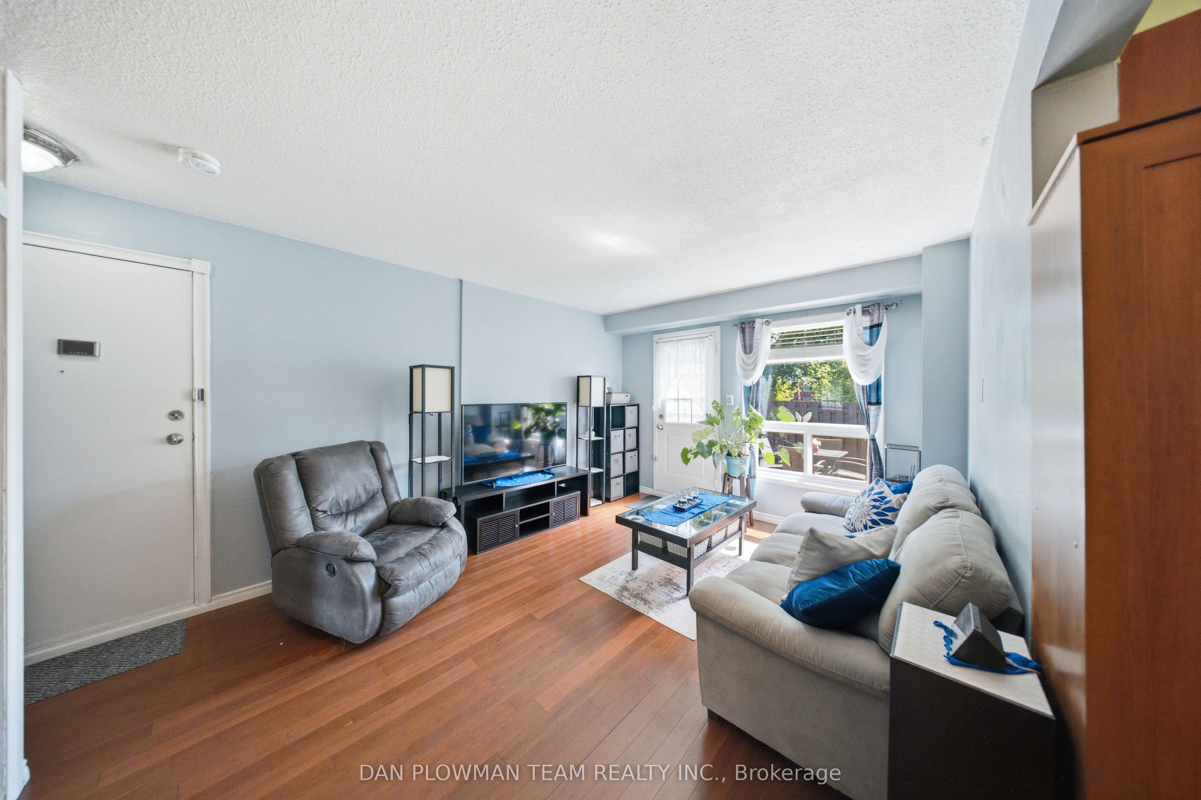 960 Glen Street 108, Oshawa, ON L1J 6E8 photo 4