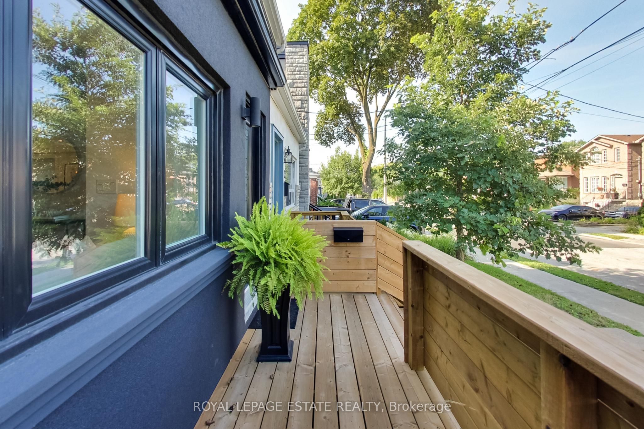 184 King Edward Avenue, Toronto, ON M4C 5J8 photo 2