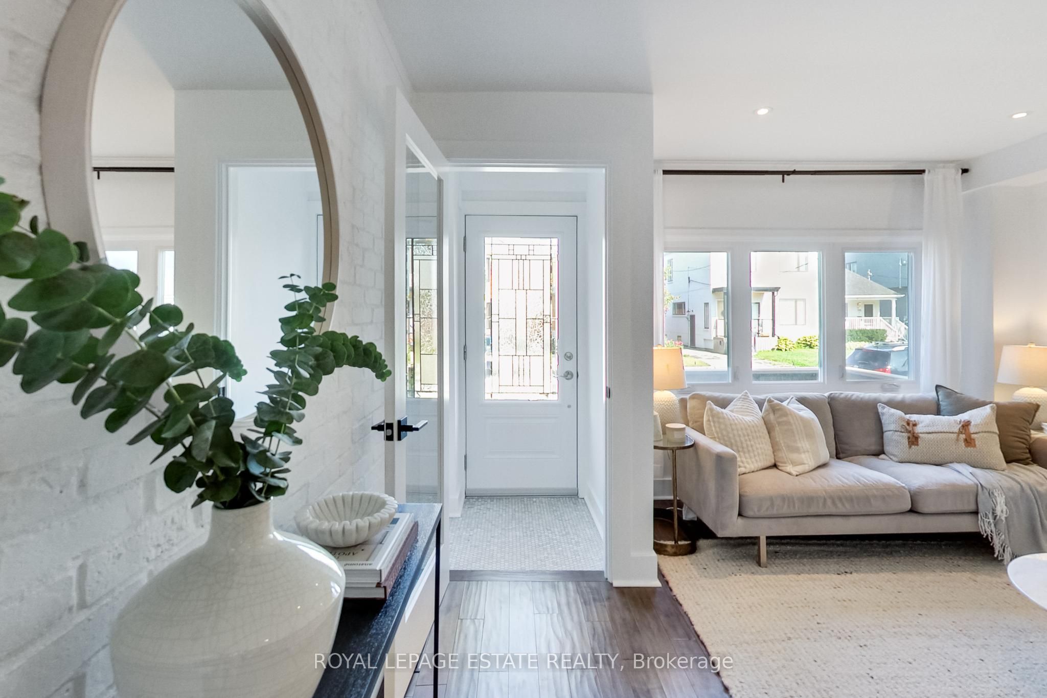 184 King Edward Avenue, Toronto, ON M4C 5J8 photo 3