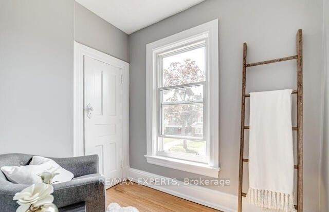 98 Elgin Street 2, Oshawa, ON L1G 1T3 photo 4