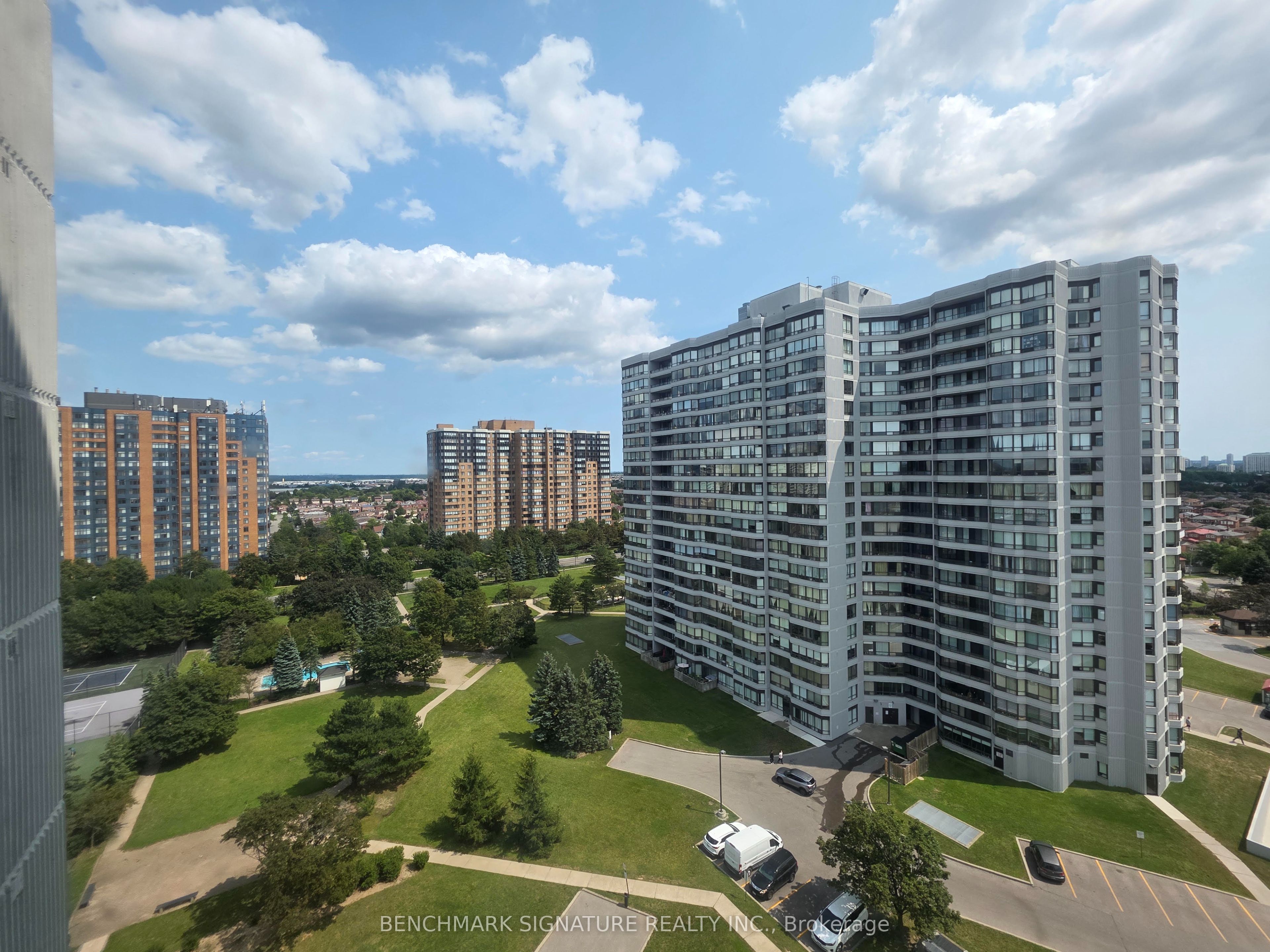 300 Alton Towers Circle 1409, Toronto, ON M1V 4X9