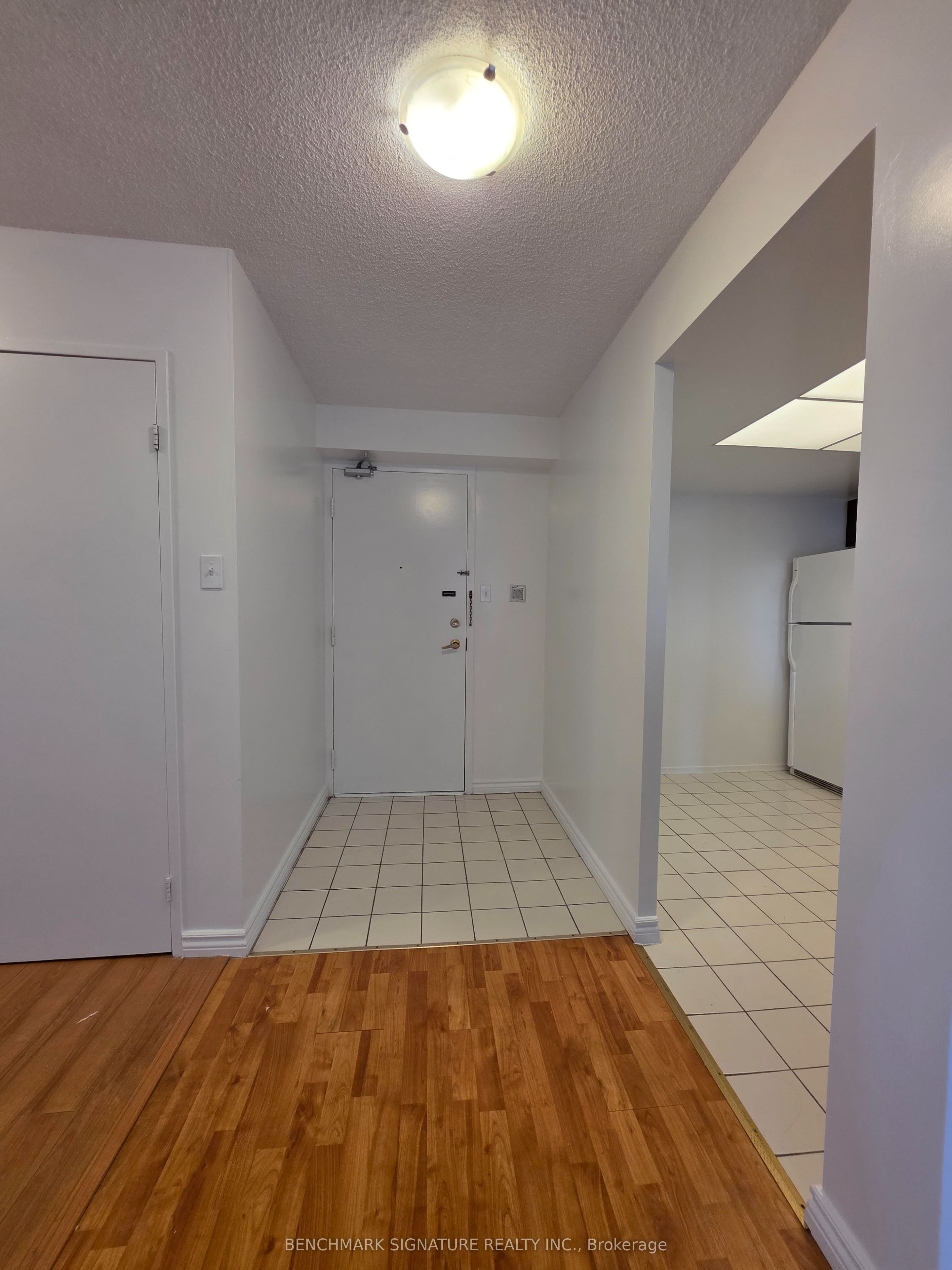 300 Alton Towers Circle 1409, Toronto, ON M1V 4X9 photo 2