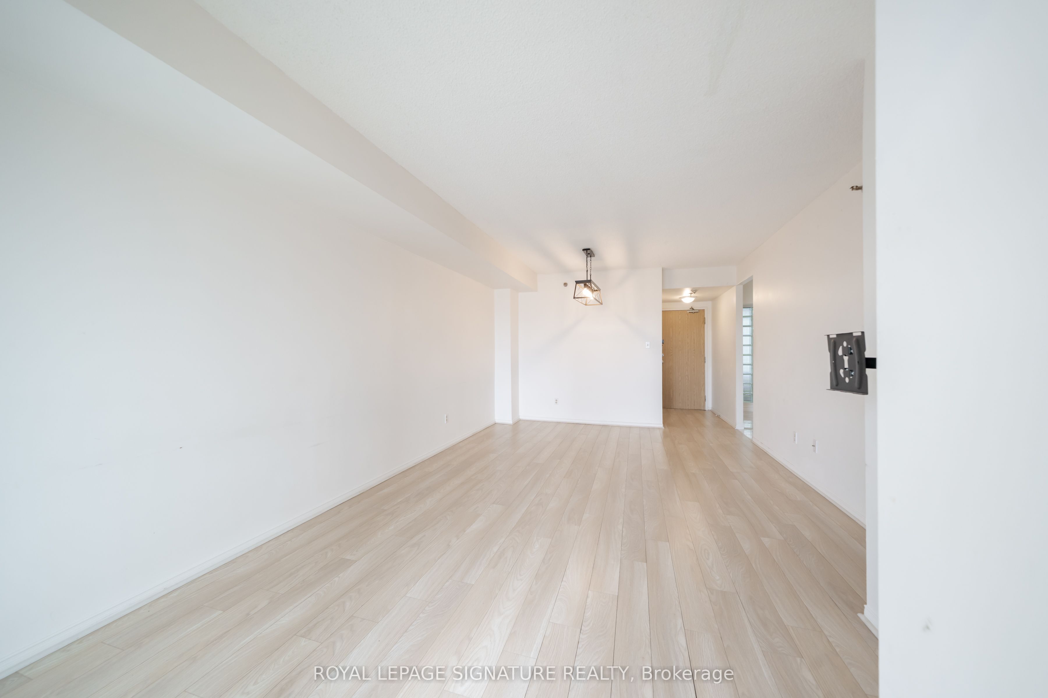 5800 Sheppard Avenue E 316, Toronto, ON M1B 5J7 photo 4