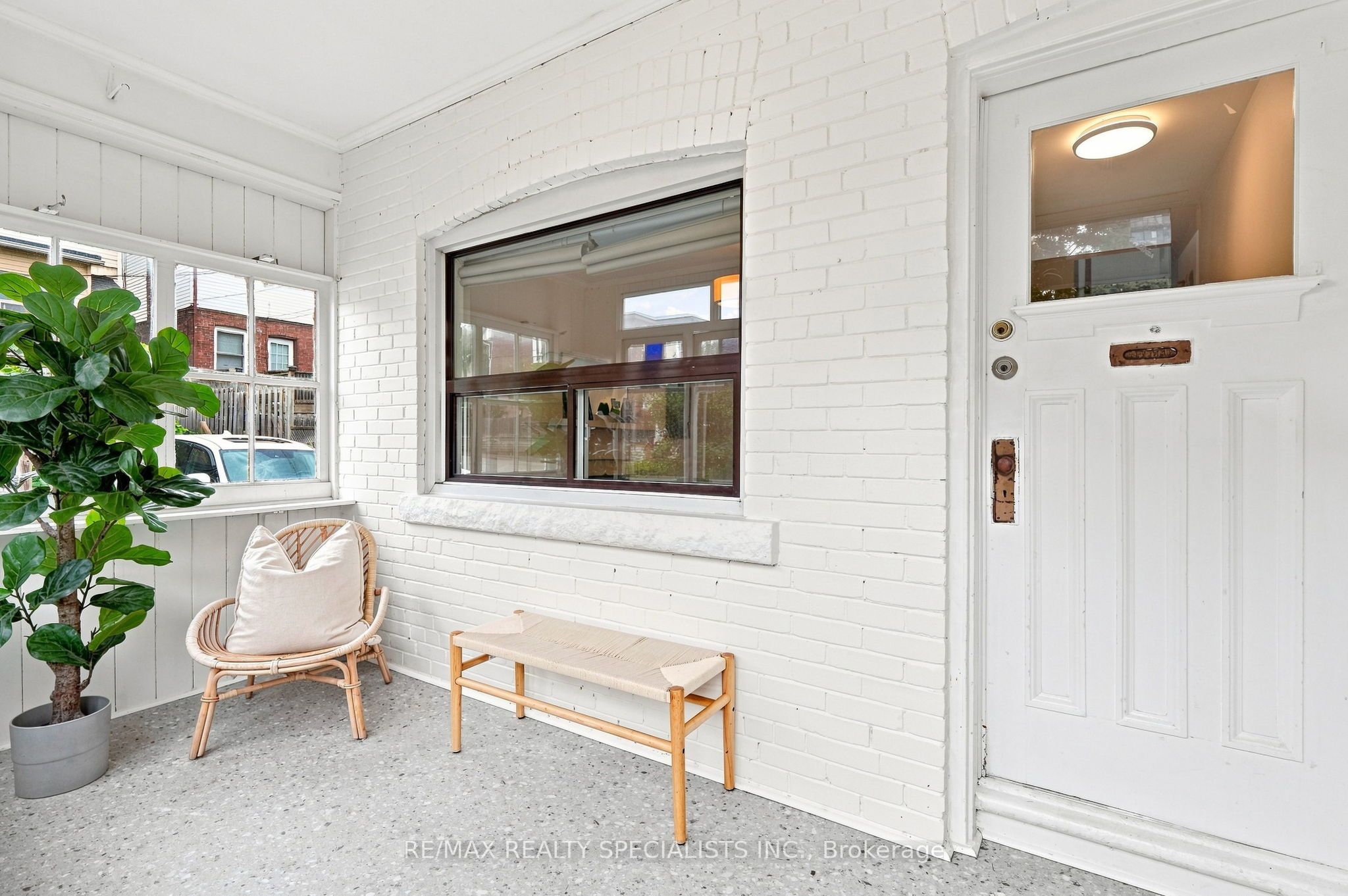 21 Mendel Avenue, Toronto, ON M4C 1E6 photo 3