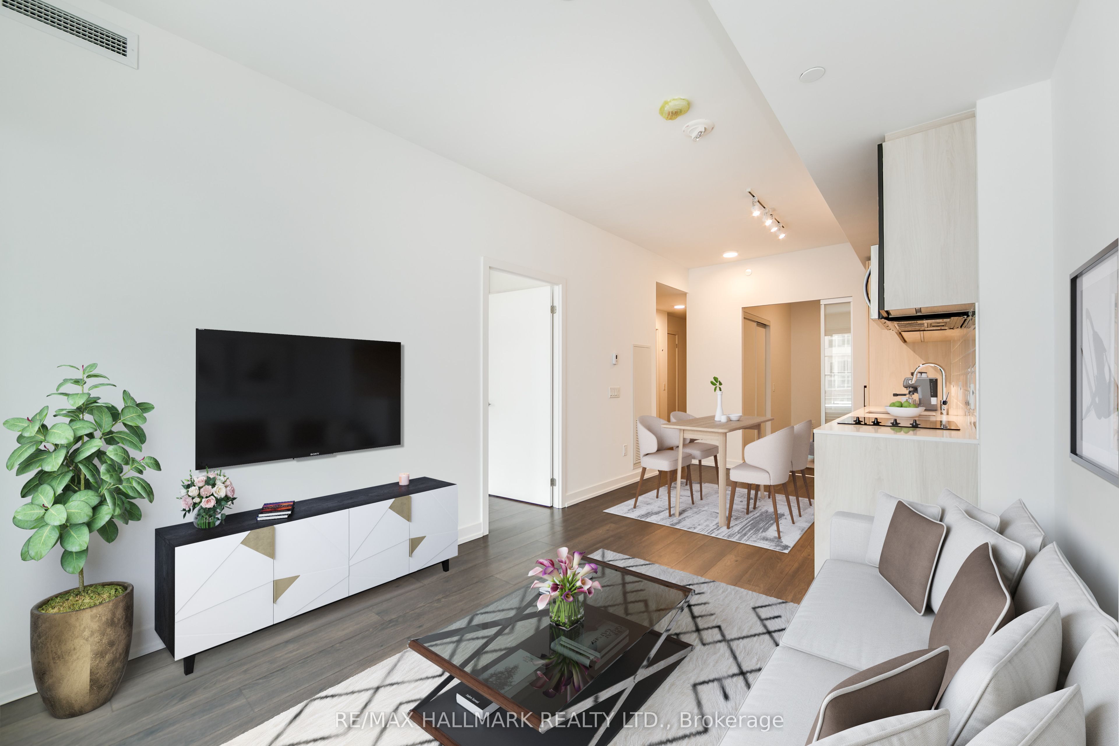 150 Logan Avenue 419, Toronto, ON M4M 0E4 photo 3