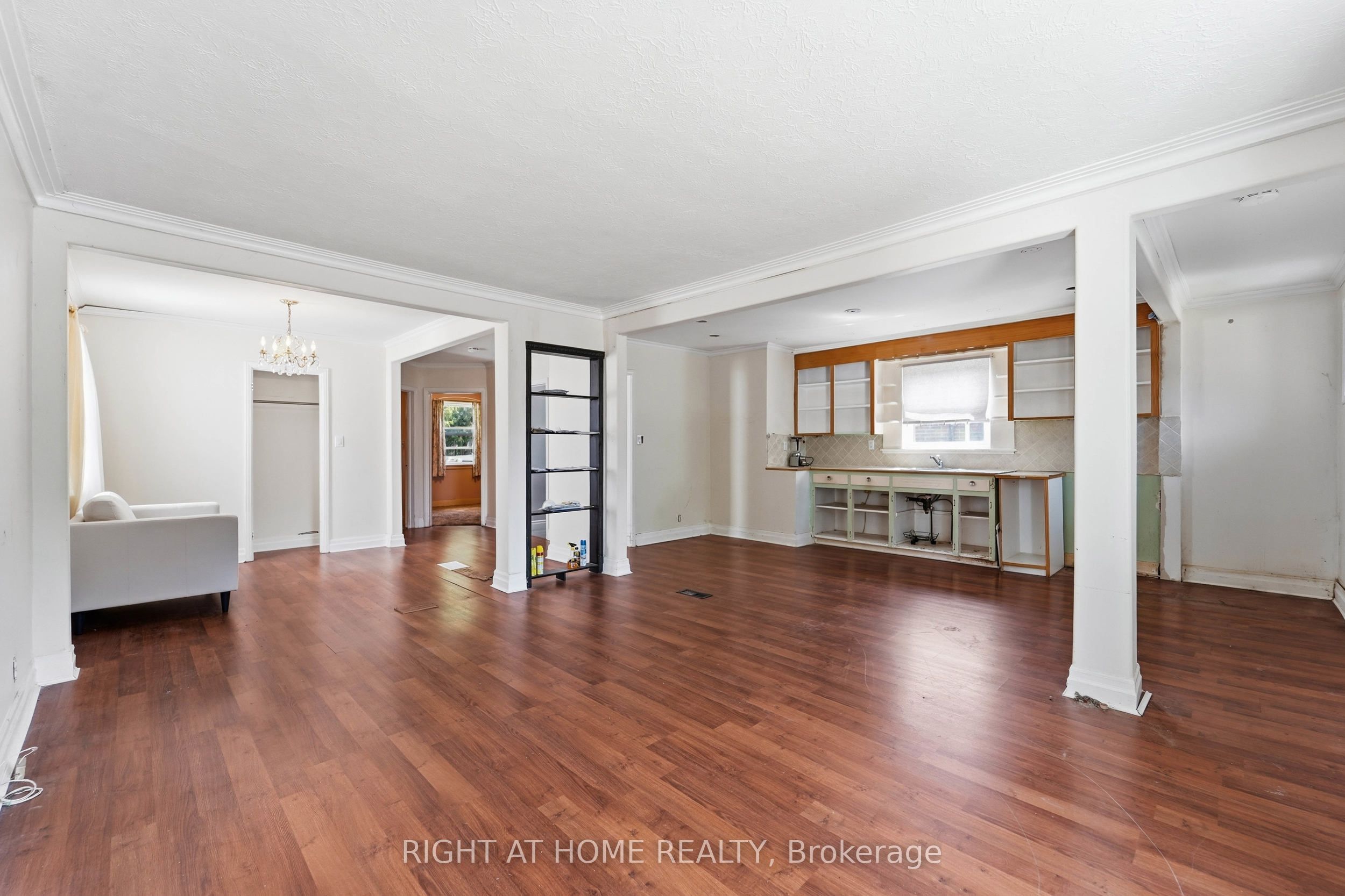 975 Victoria Park Avenue, Toronto, ON M4B 2J4 photo 5