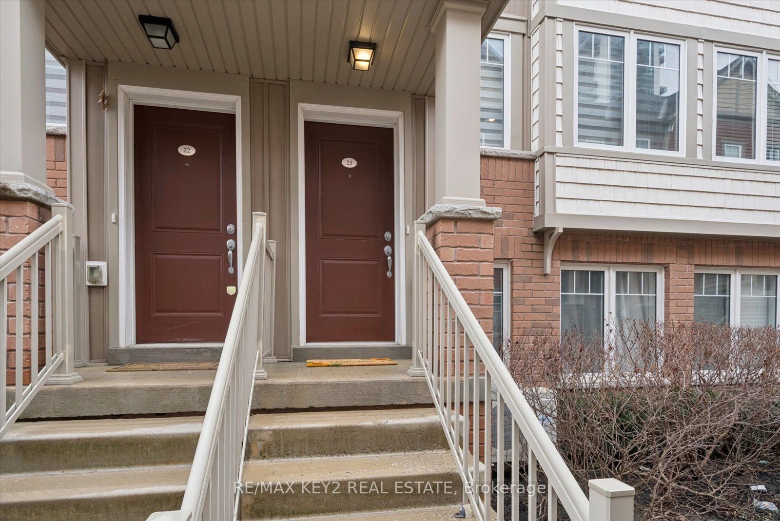 2500 Hill Rise Court 23, Oshawa, ON L1L 0W2 photo 3
