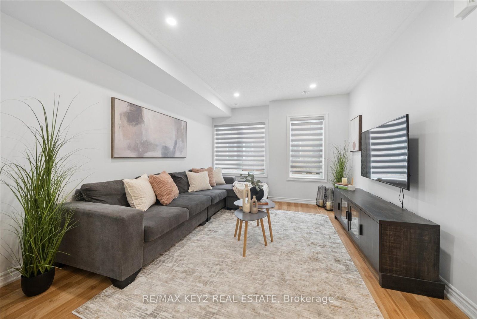 2500 Hill Rise Court 23, Oshawa, ON L1L 0W2 photo 4