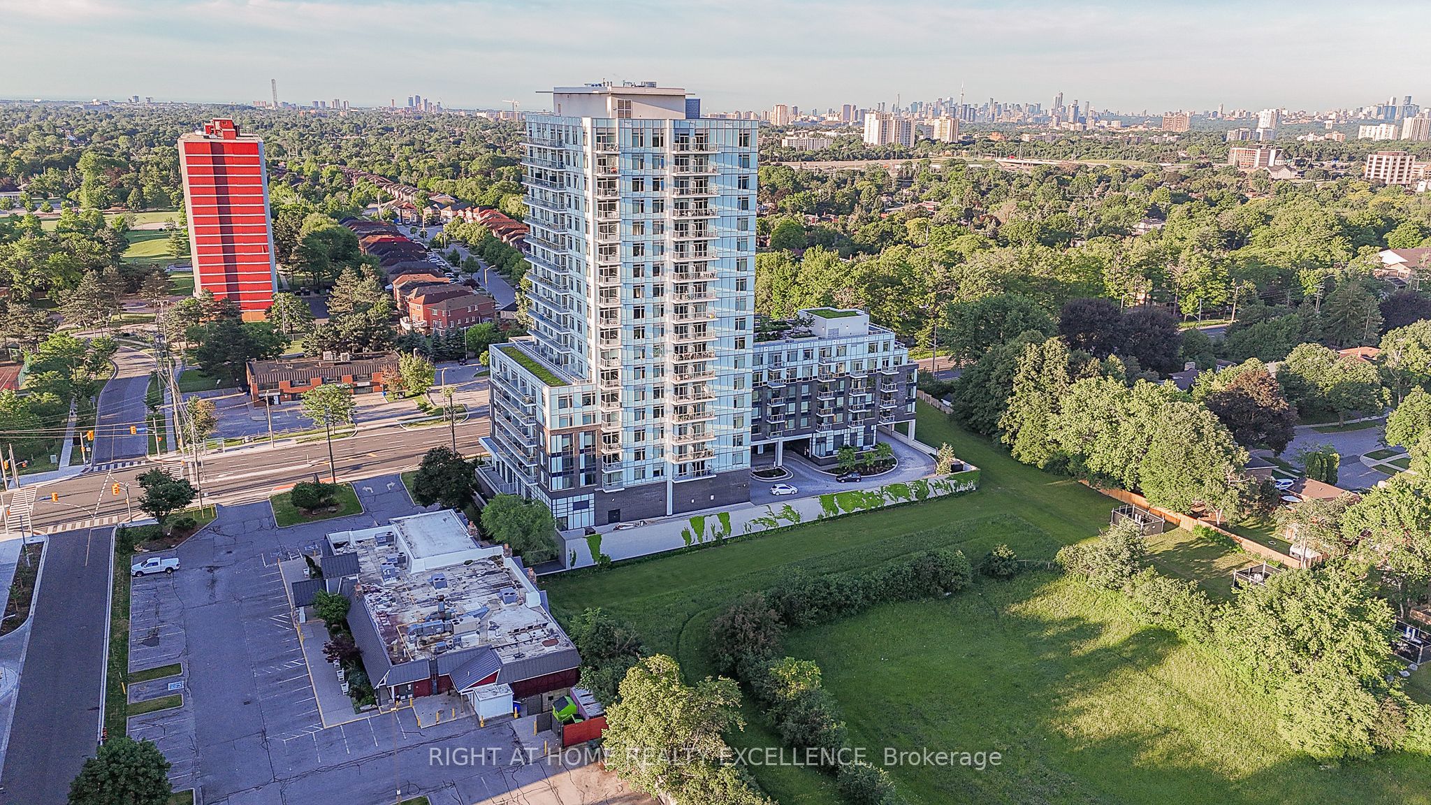 3220 Sheppard Avenue 1707, Toronto, ON M1T 0B7 photo 4