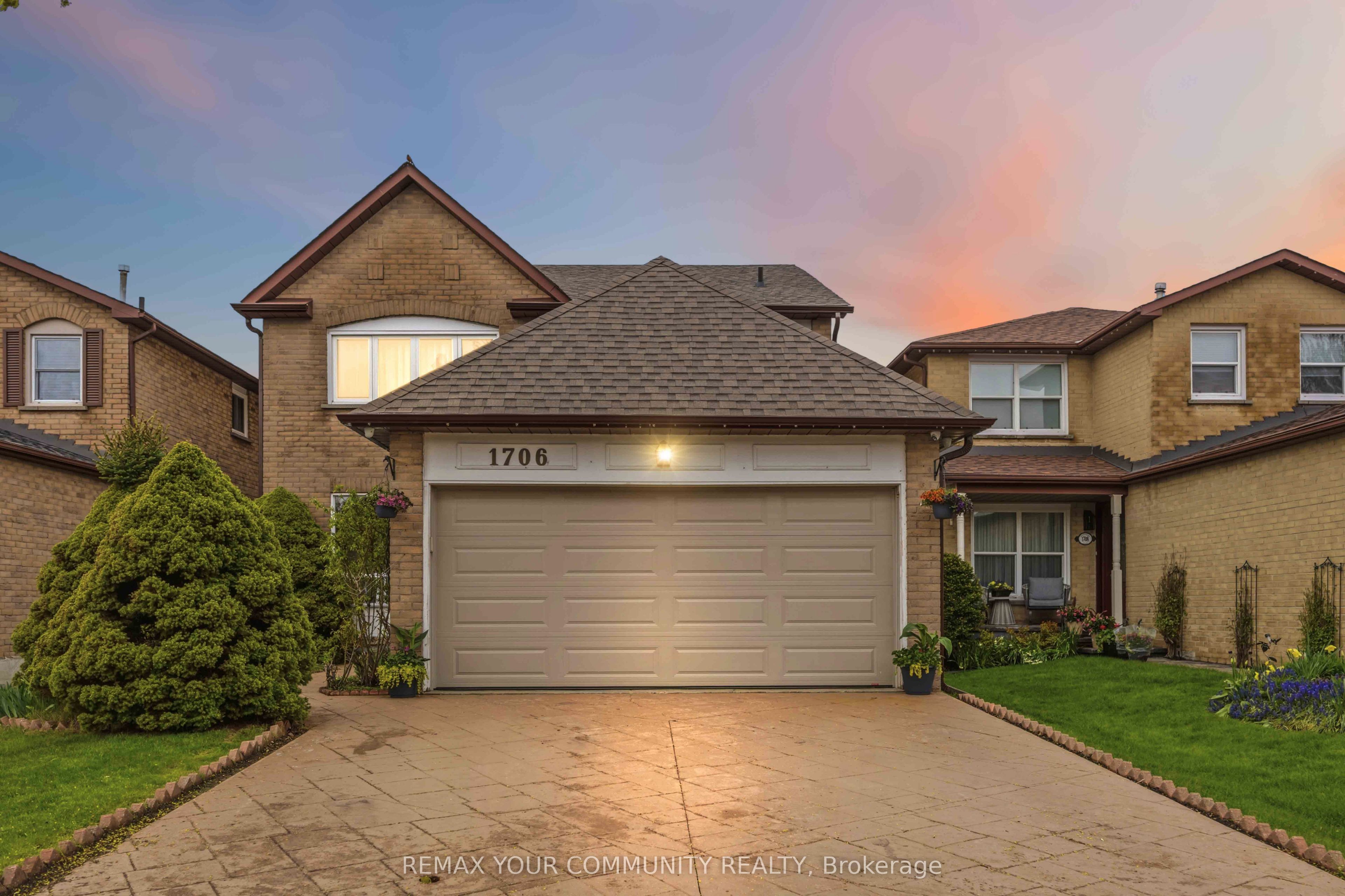 1706 Woodside Lane, Pickering, ON L1V 4W3