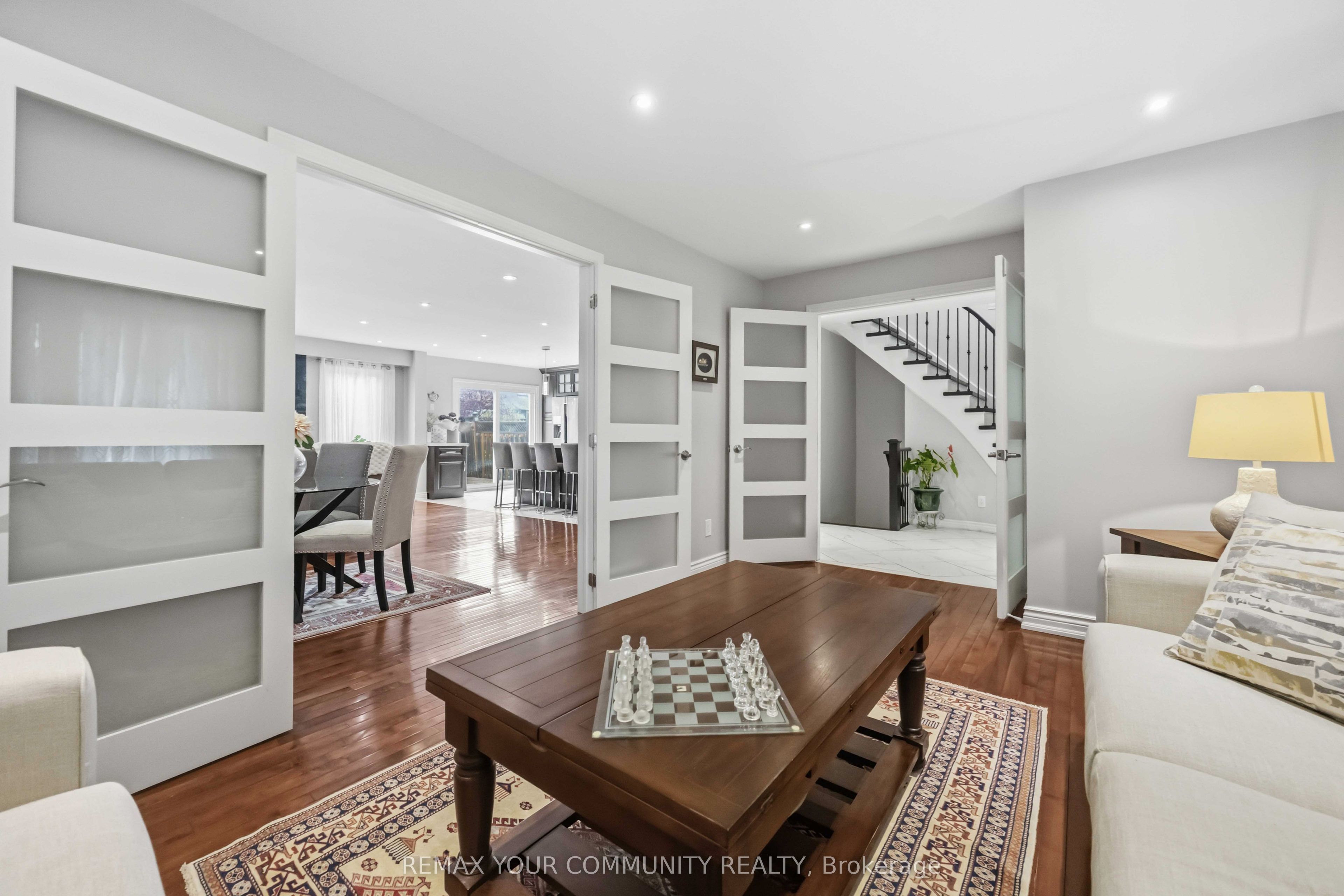 1706 Woodside Lane, Pickering, ON L1V 4W3 photo 5