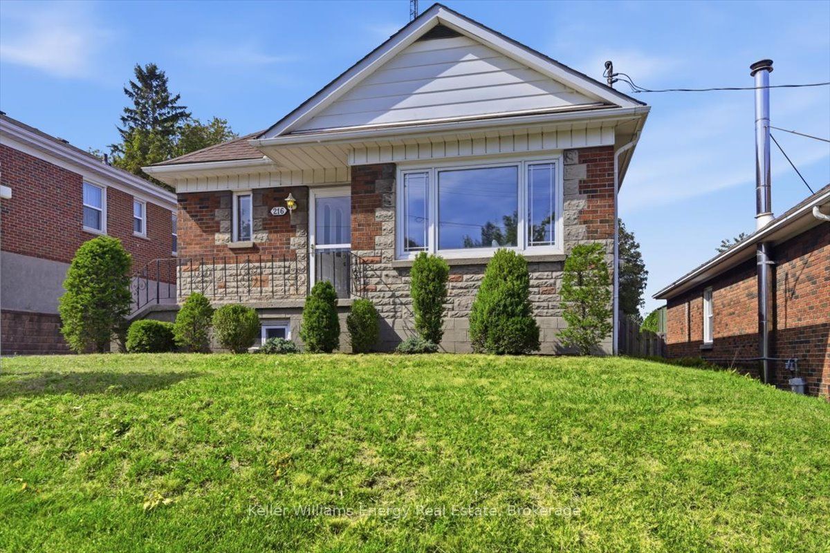 216 College Avenue, Oshawa, ON L1J 1R7 photo 3