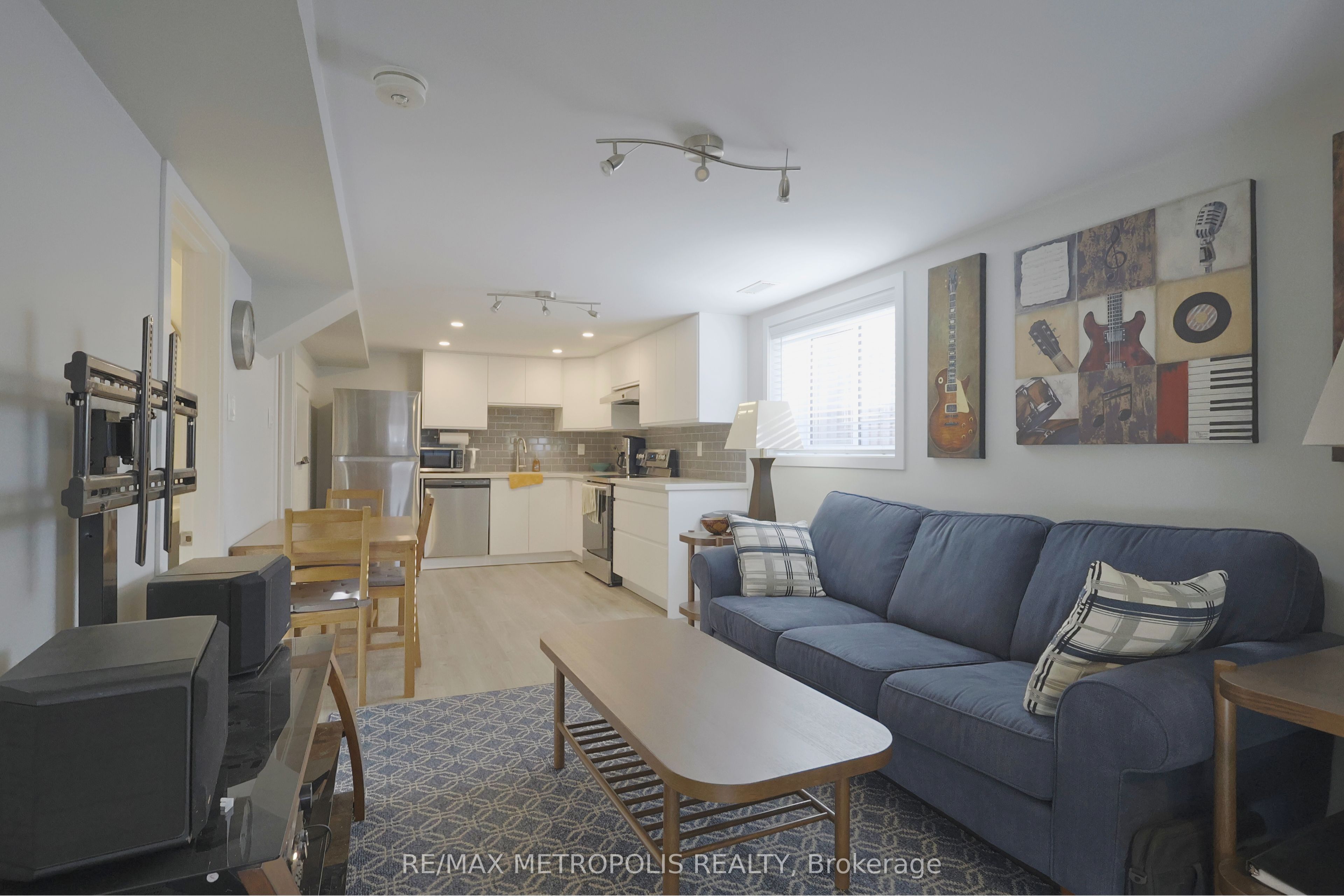 1217 Norman Court LOWER, Oshawa, ON L1H 7X2 photo 4