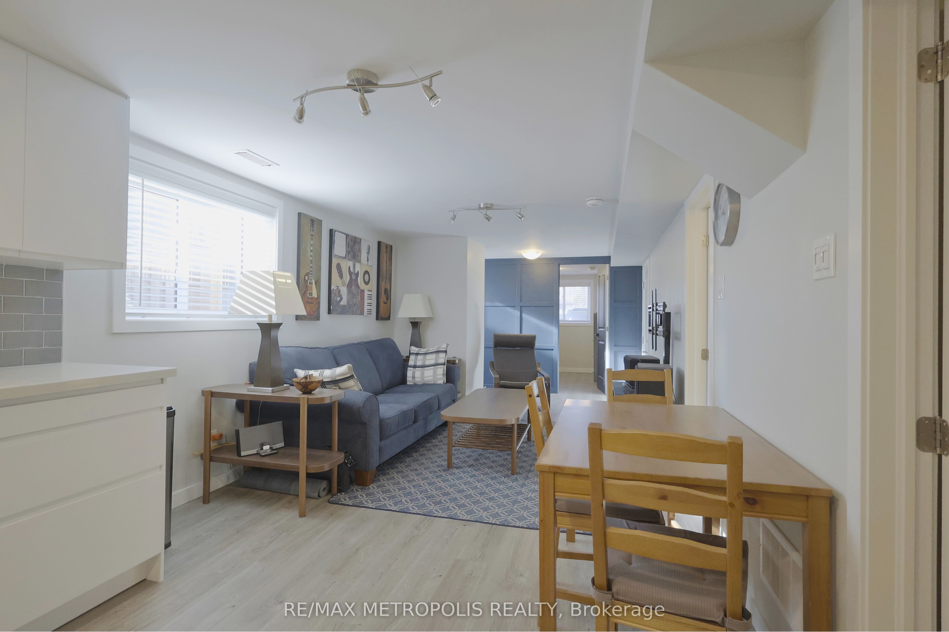 1217 Norman Court LOWER, Oshawa, ON L1H 7X2 photo 5