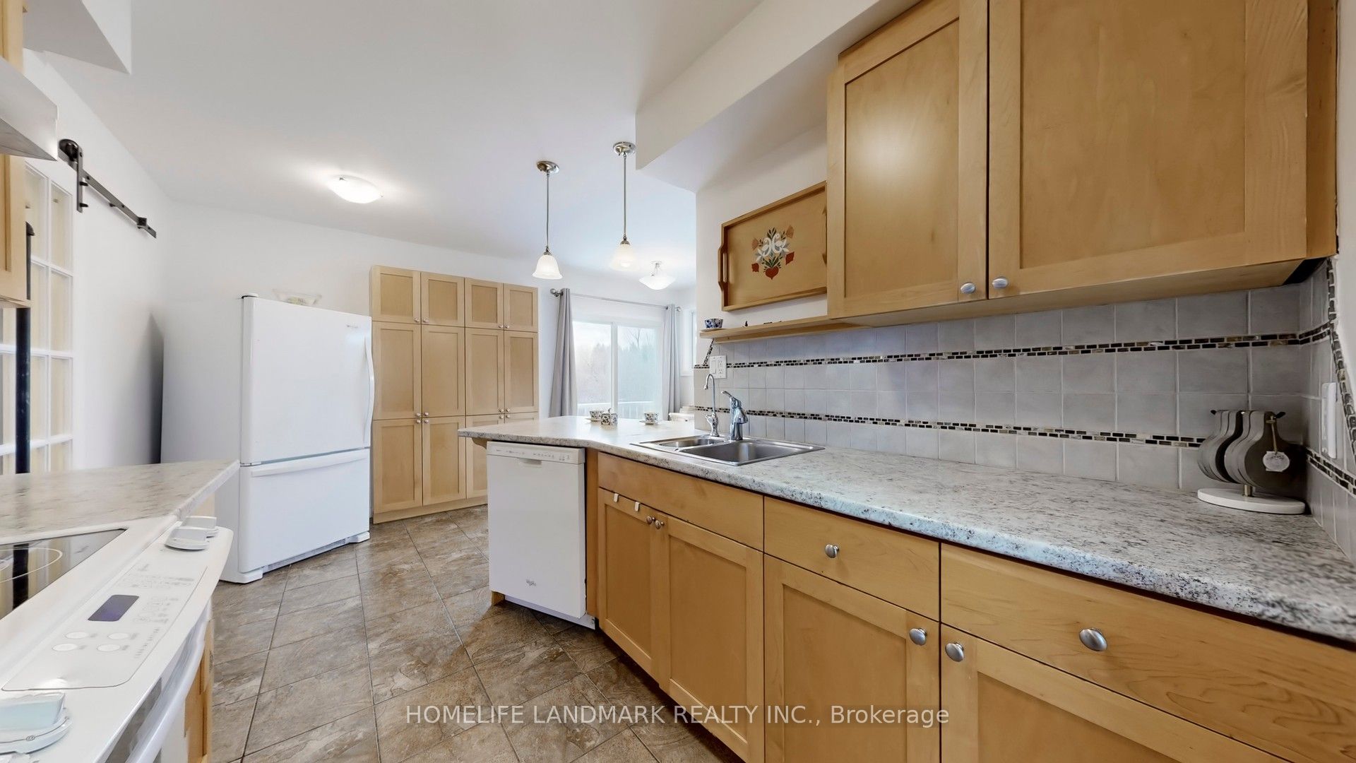 172 Sussex Street, Oshawa, ON L1G 1V9 photo 5