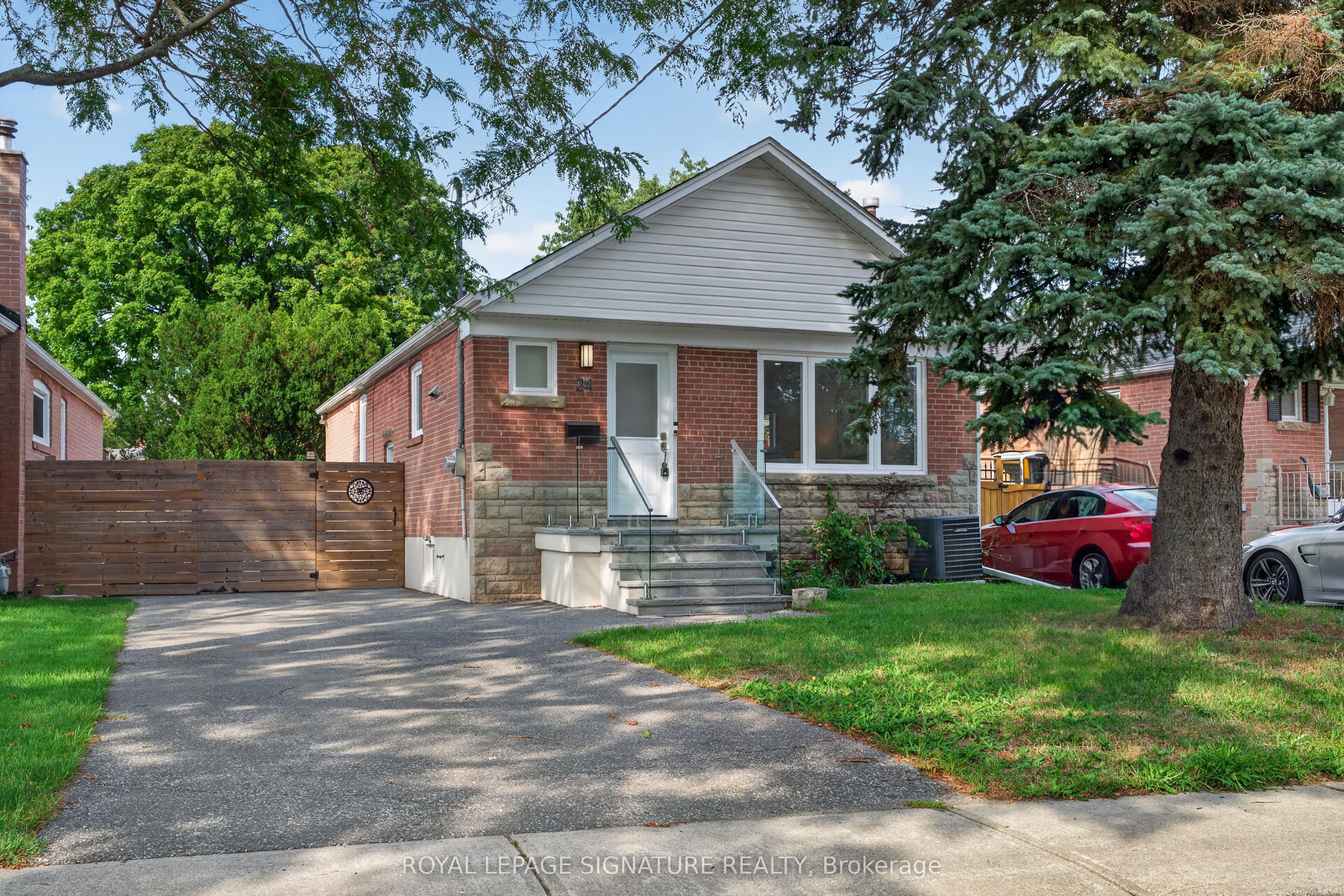 24 Glenshaw Crescent, Toronto, ON M4B 2C9