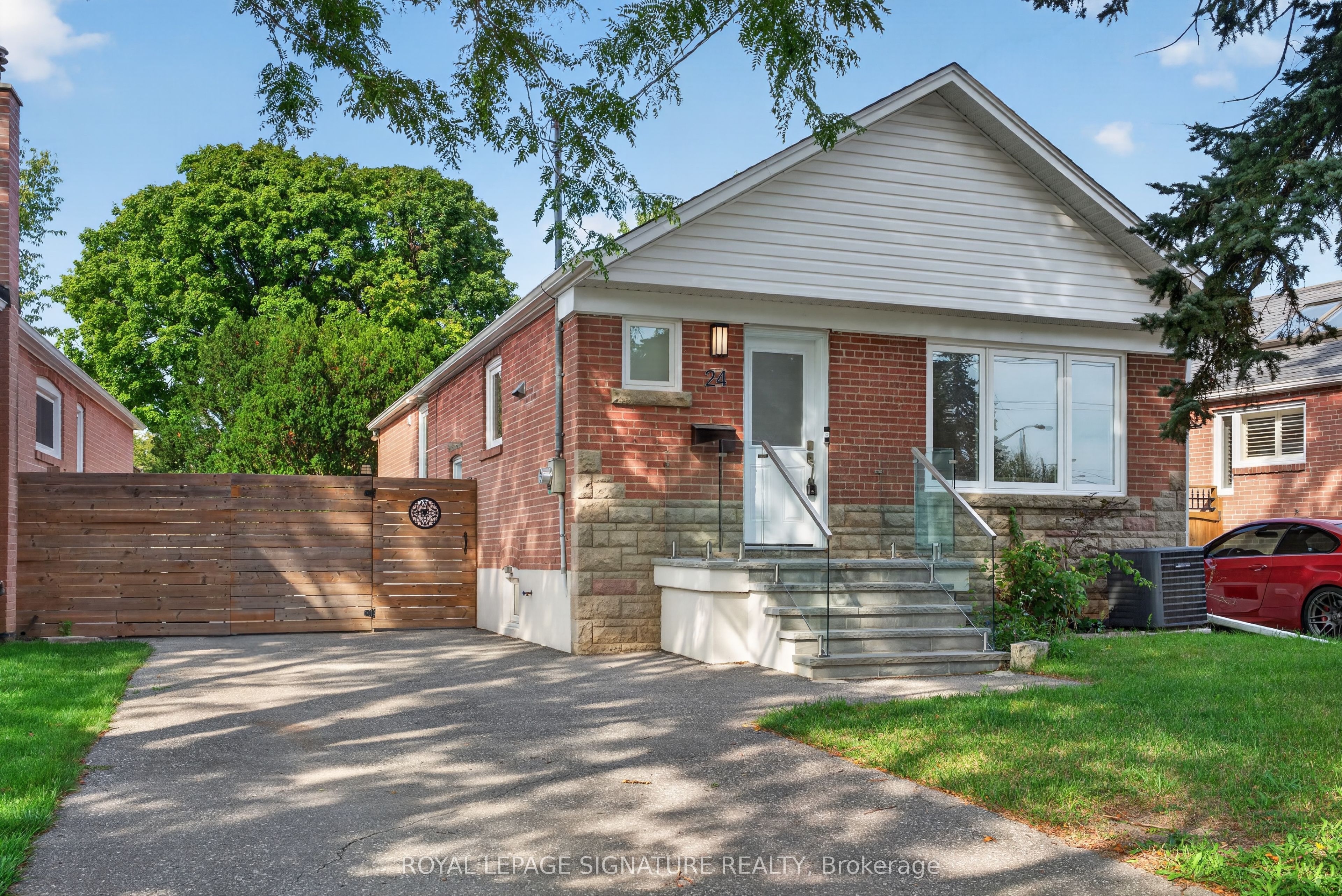 24 Glenshaw Crescent, Toronto, ON M4B 2C9 photo 4