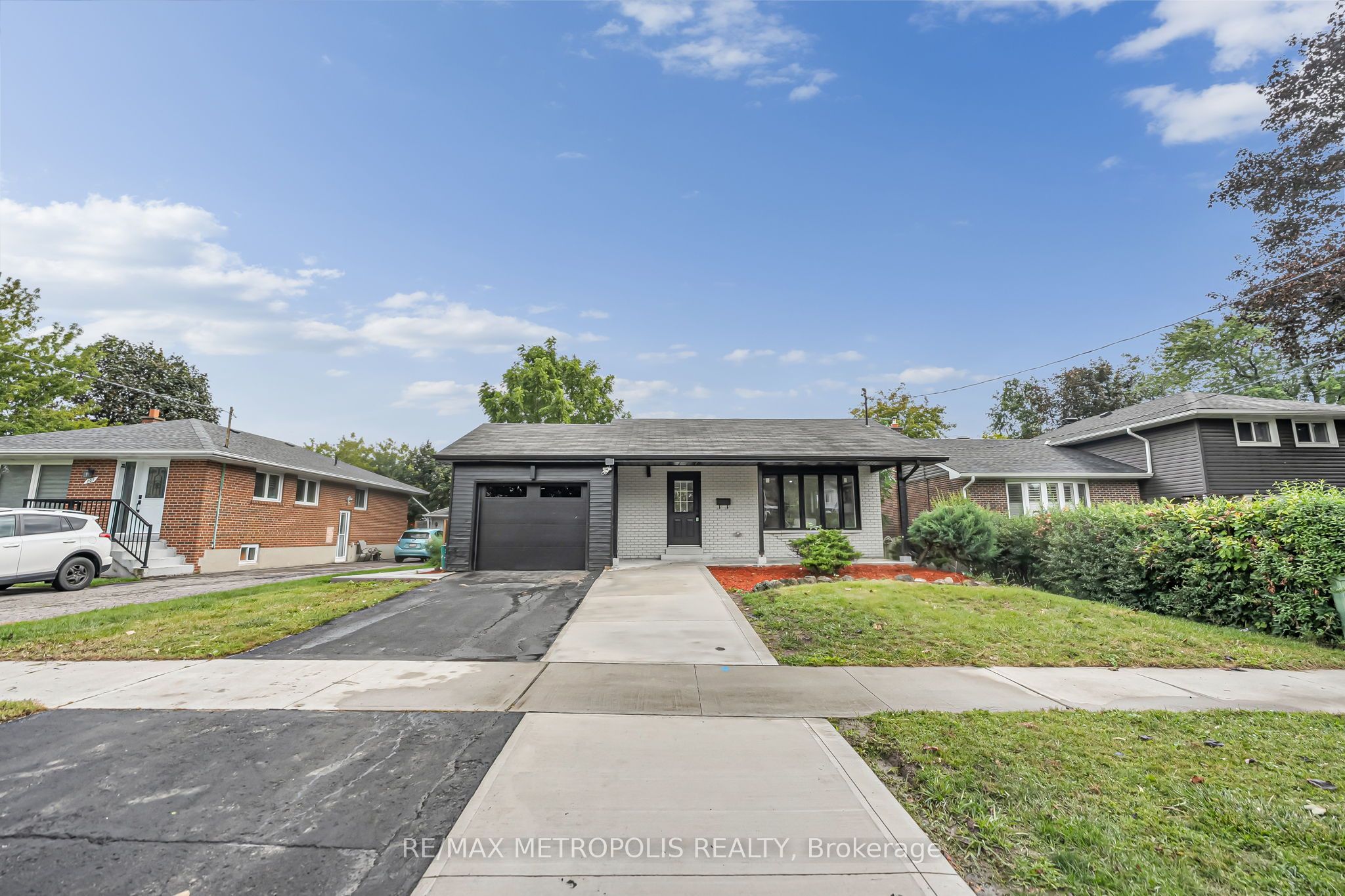 205 Clemence Avenue, Whitby, ON L1N 1E7