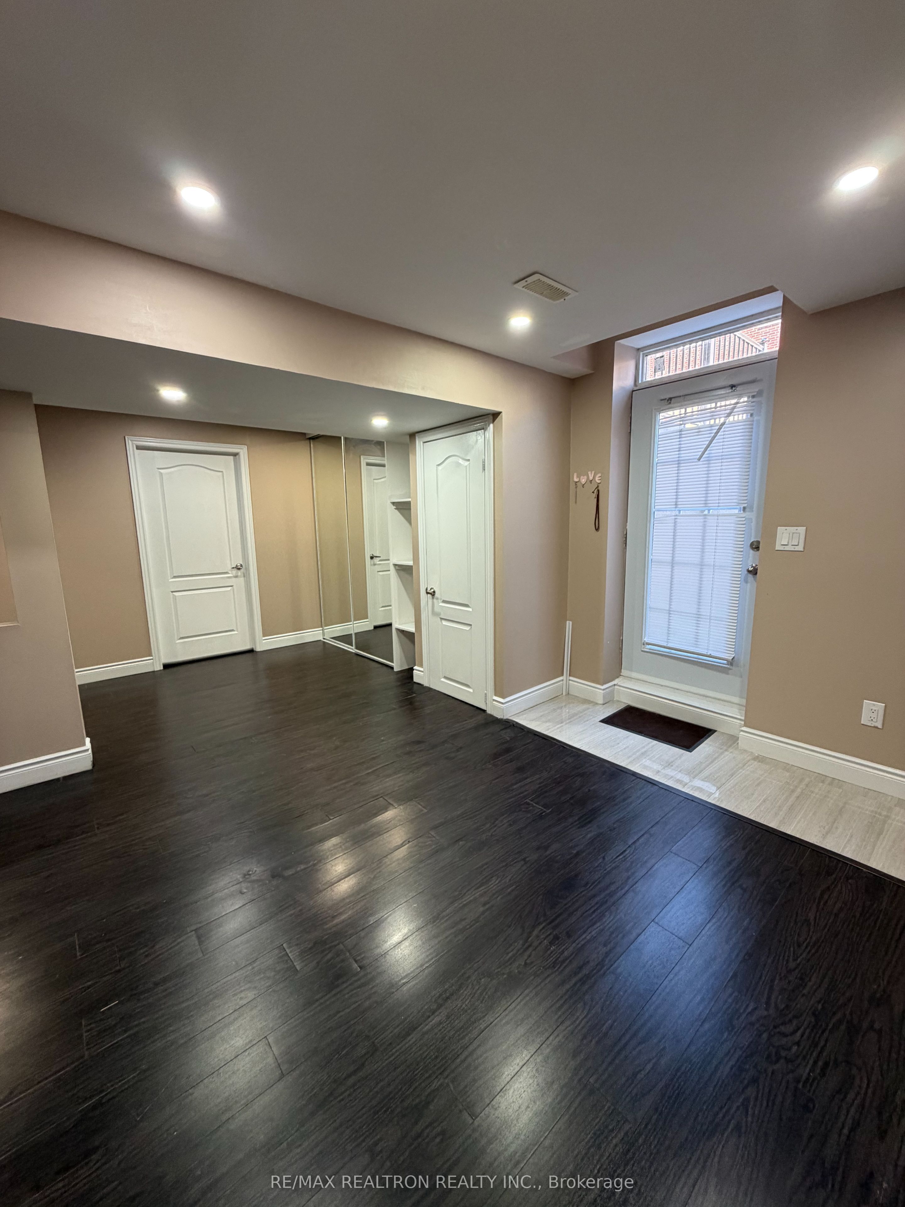 105 Stannardville Drive BSMT, Ajax, ON L1T 0M4 photo 4