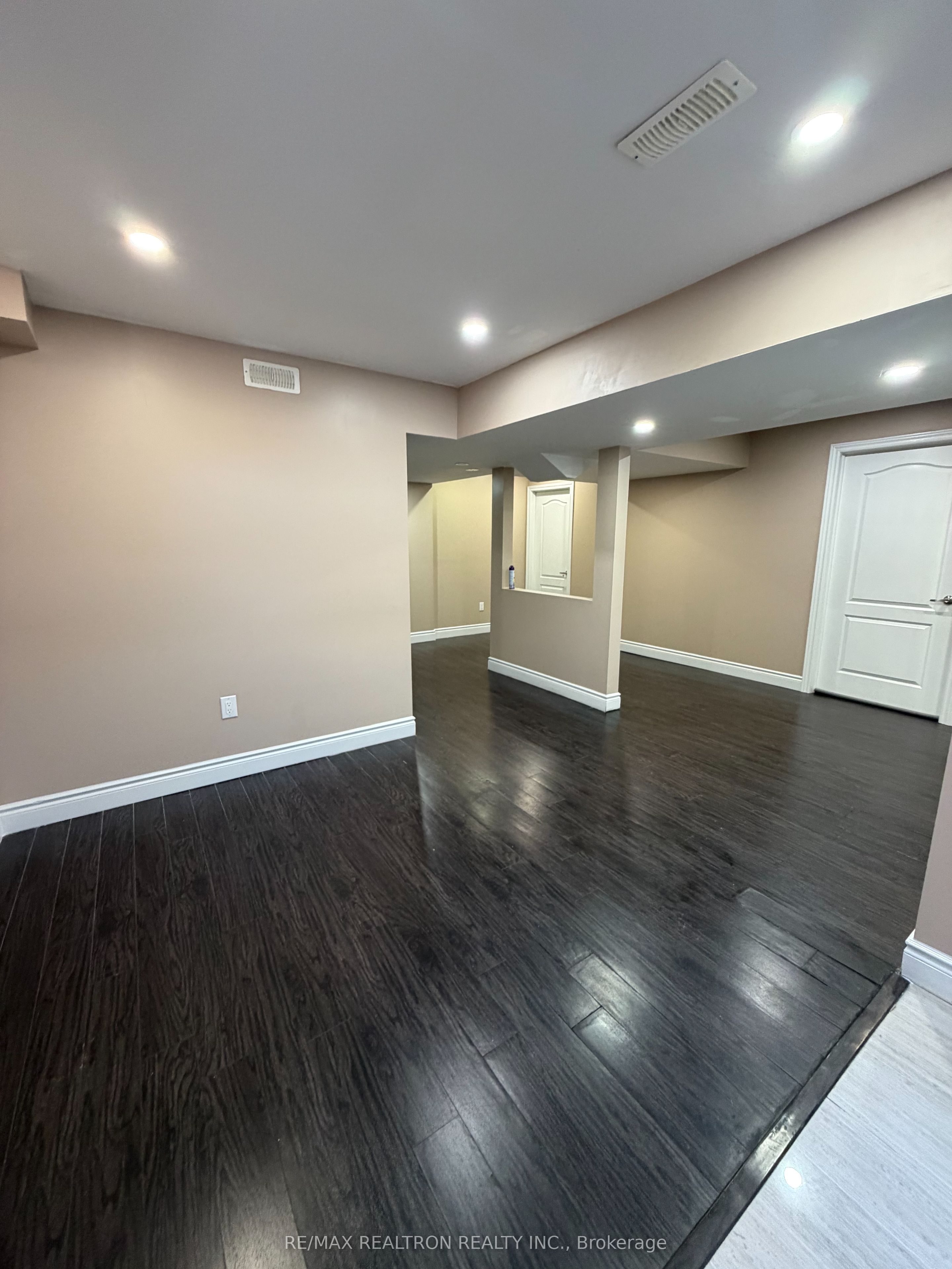 105 Stannardville Drive BSMT, Ajax, ON L1T 0M4 photo 5