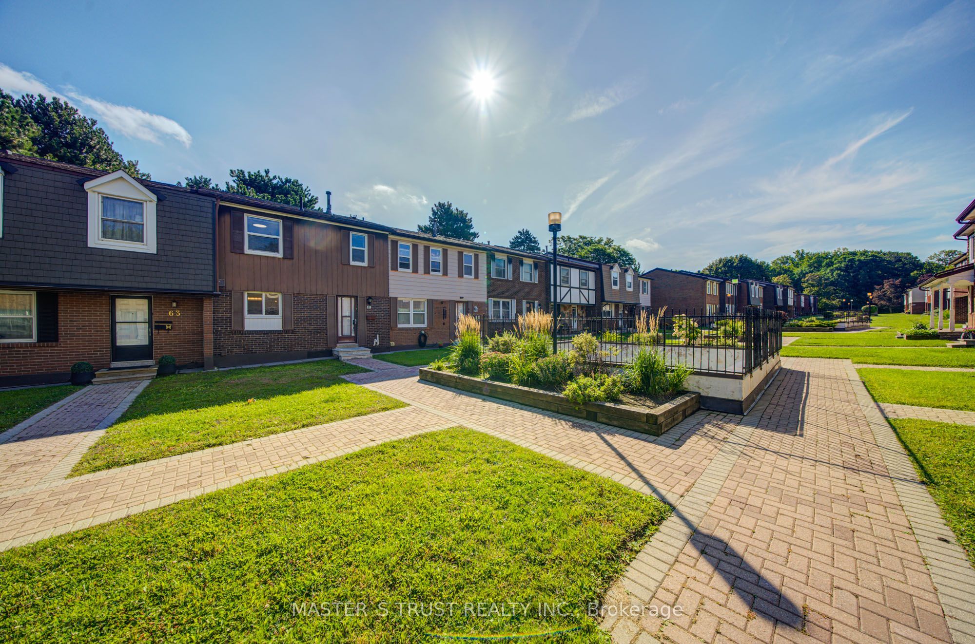15 Brimwood Boulevard 61, Toronto, ON M1V 1E1 photo 2