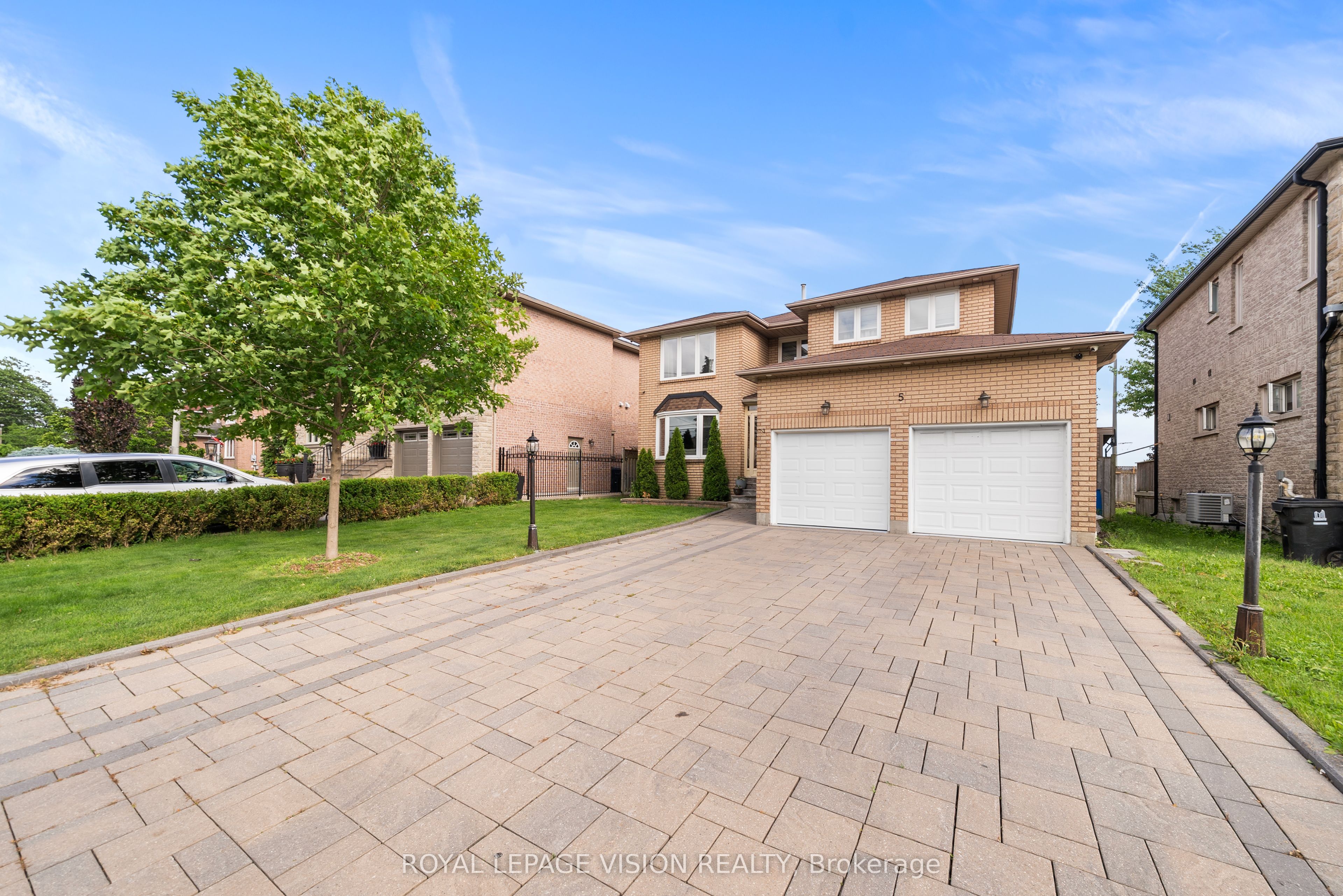 5 Anson Avenue, Toronto, ON M1M 1X2 photo 2