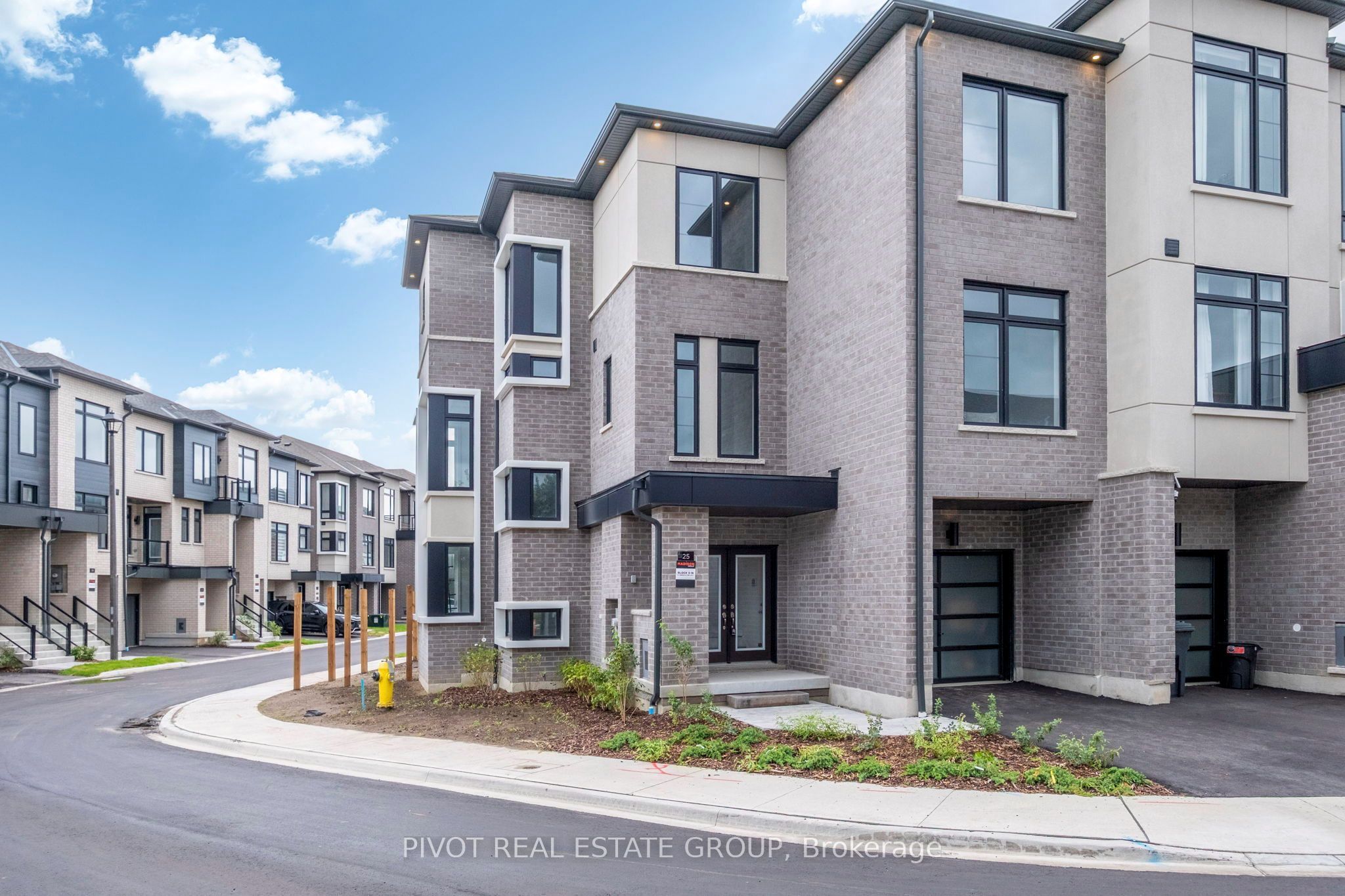 25 Observatory Way, Whitby, ON L1M 0M7 photo 3