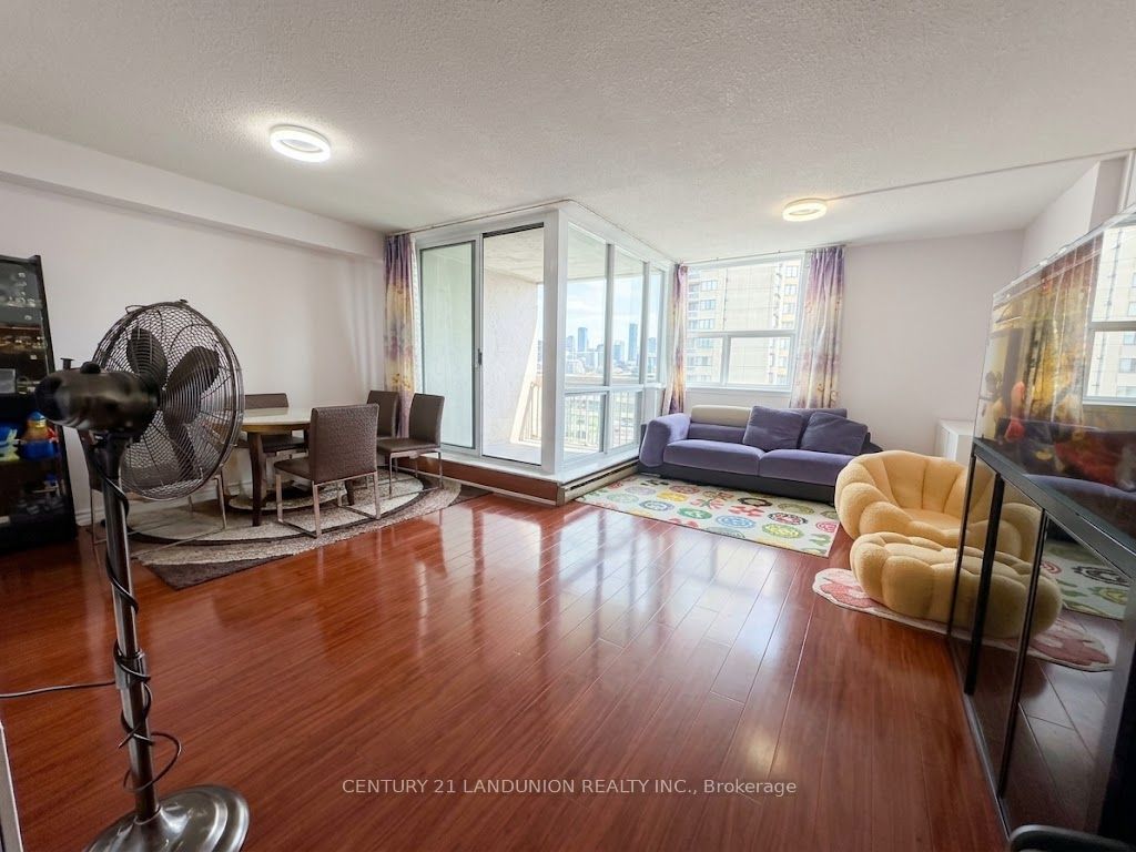 2500 Bridletowne Circle 1005, Toronto, ON M1W 2V6 photo 2