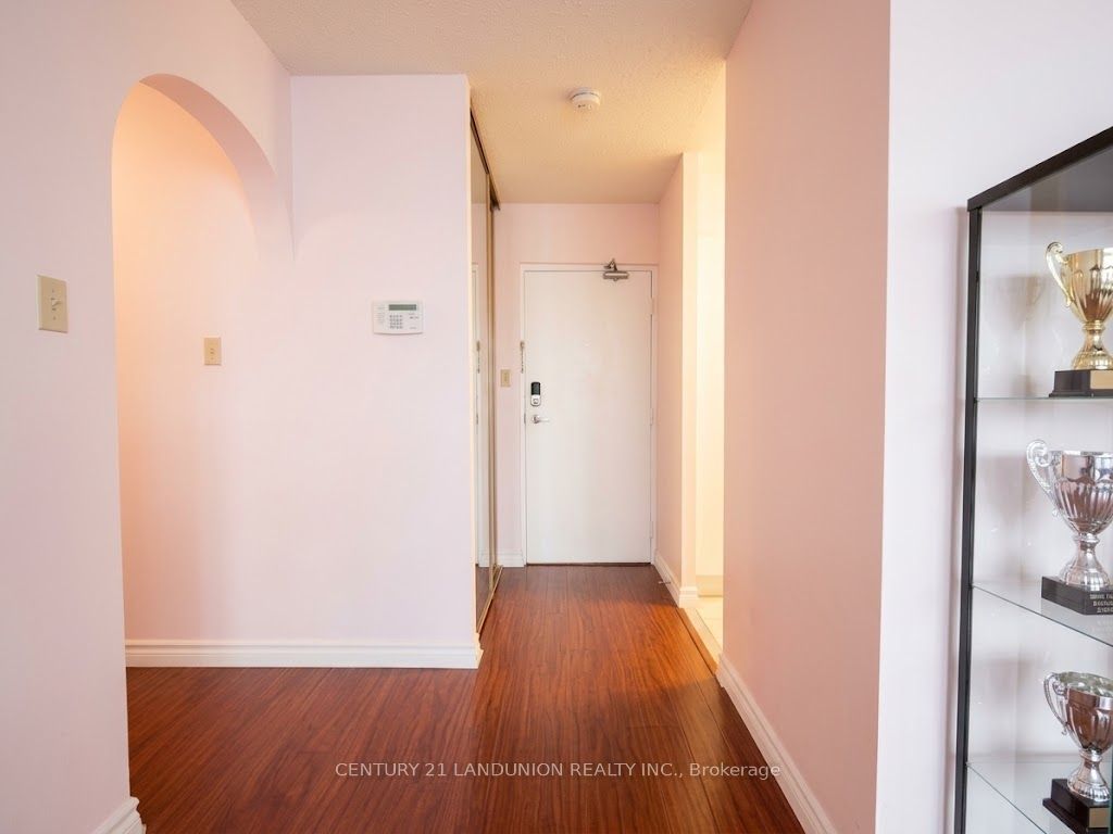 2500 Bridletowne Circle 1005, Toronto, ON M1W 2V6 photo 3