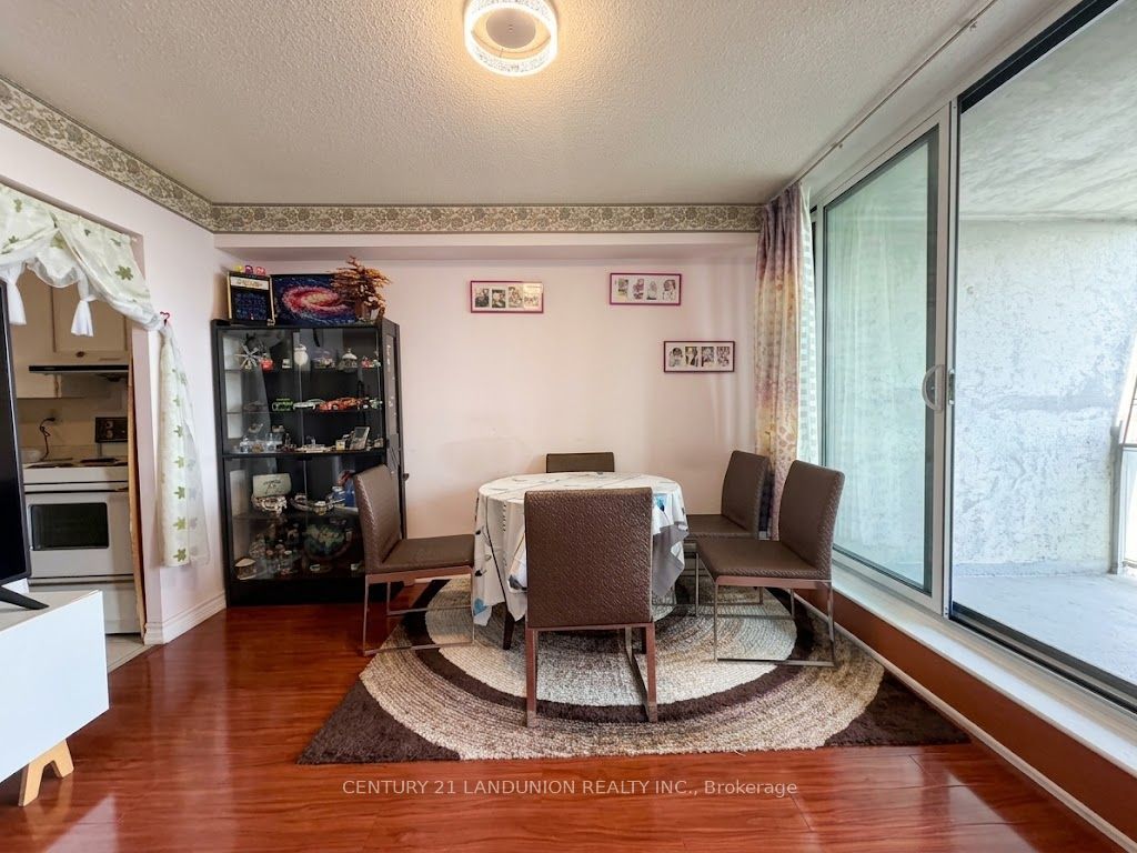 2500 Bridletowne Circle 1005, Toronto, ON M1W 2V6 photo 5