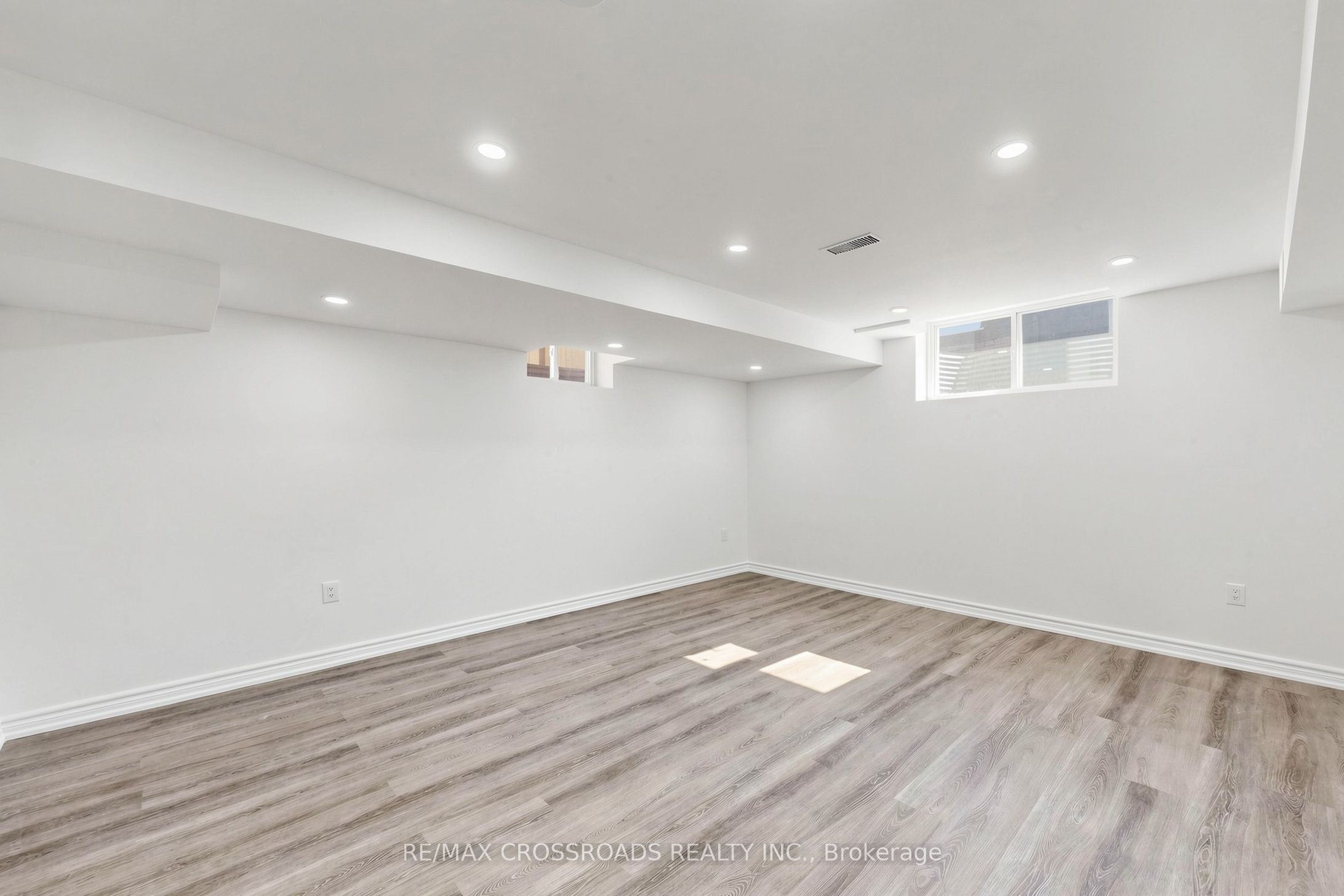2385 Dress Circle Crescent, Oshawa, ON L1L 0L8