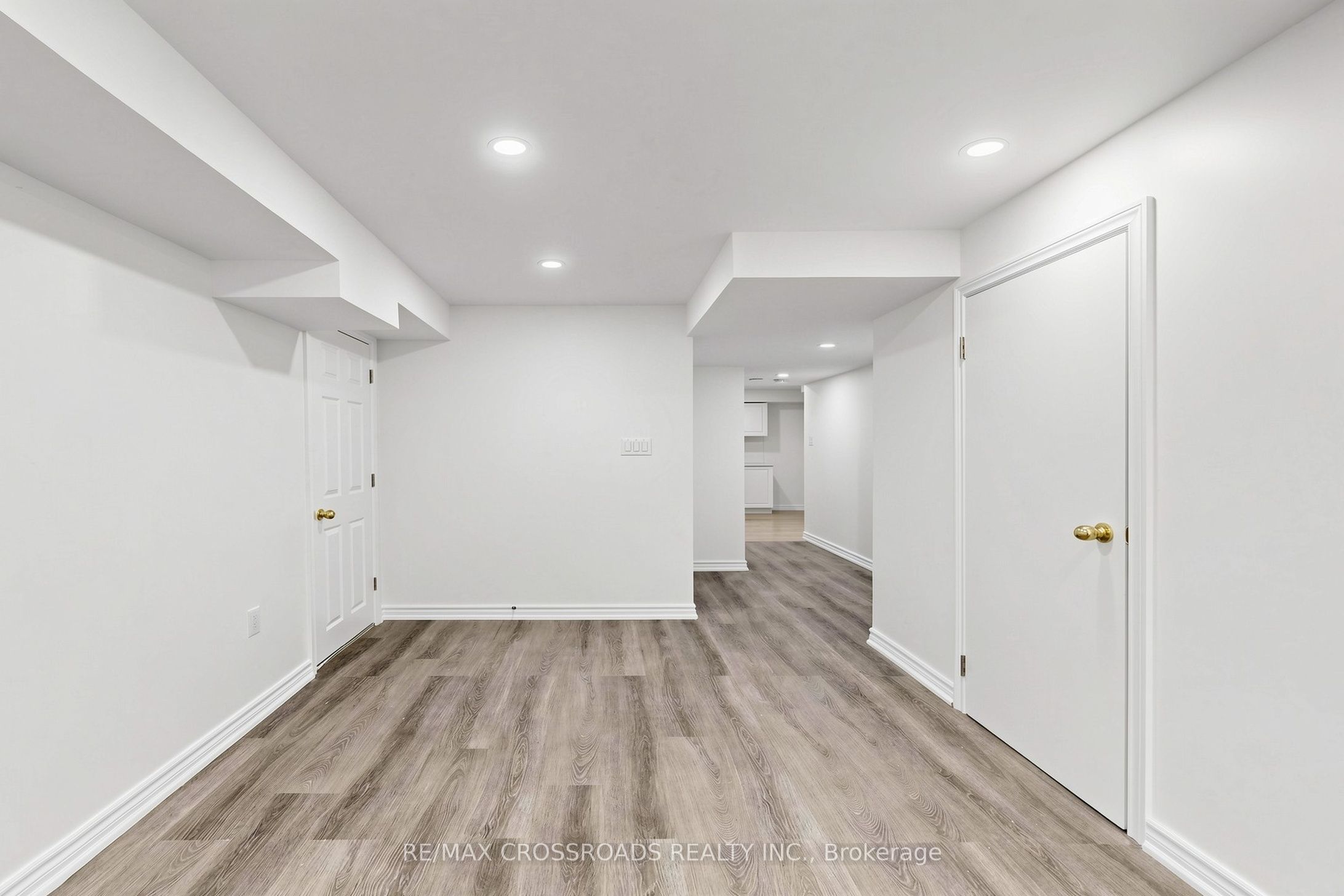 2385 Dress Circle Crescent, Oshawa, ON L1L 0L8 photo 5