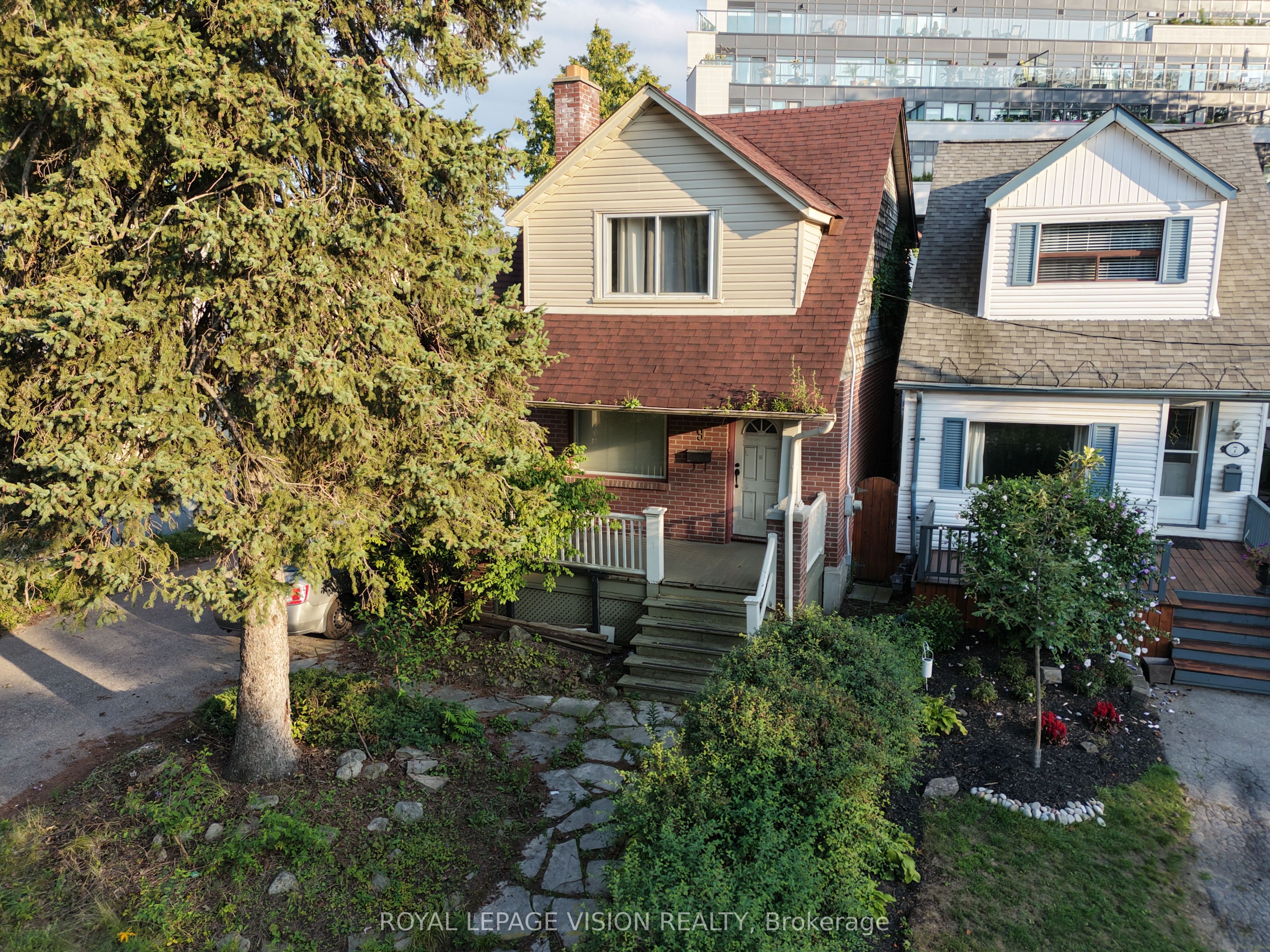 9 East Road, Toronto, ON M1N 1Z9