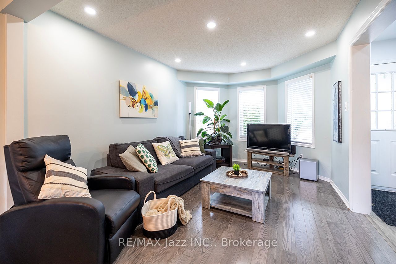 23 Meredith Court, Clarington, ON L1E 2V9 photo 5