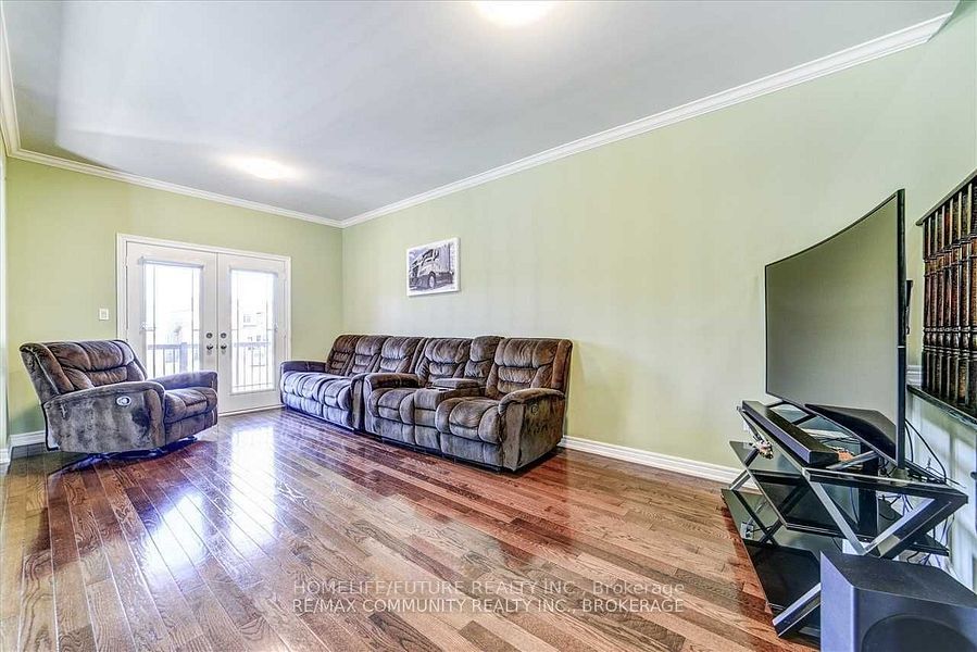 84 Wimbledon Court, Whitby, ON L1P 0A6 photo 4